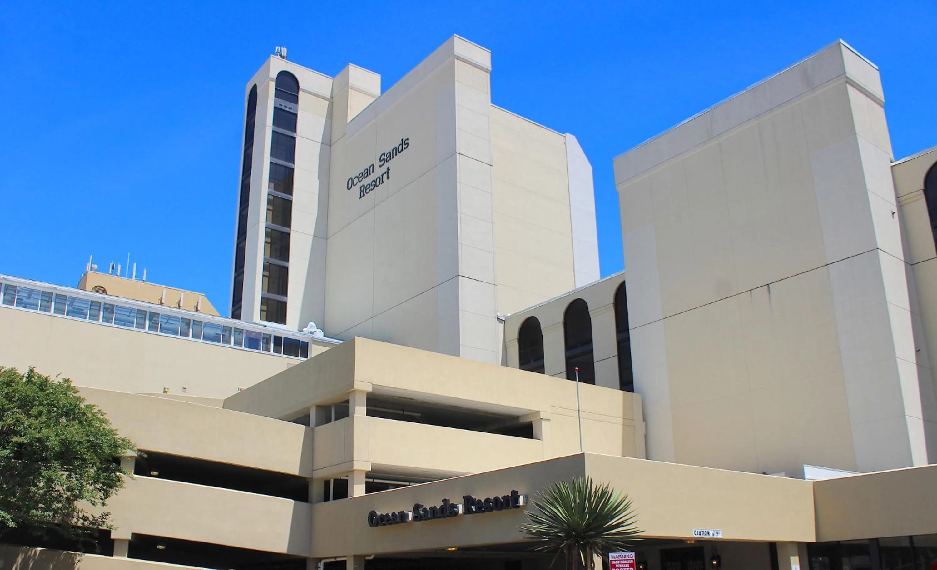 Facade/entrance in Ocean Sands Resort, Oceanfront, Virginia Beach by Vacatia
