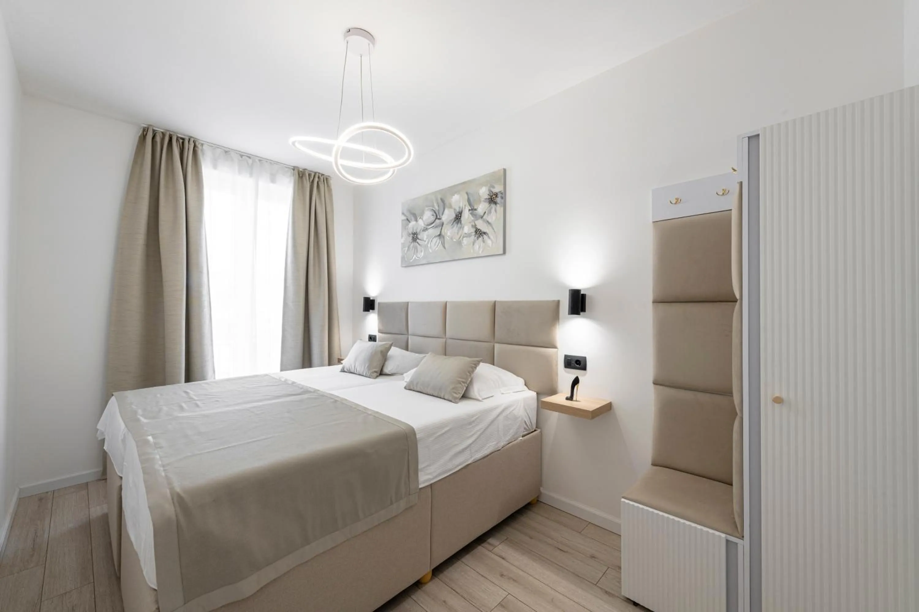 Bedroom, Bed in Cozy Corner 49