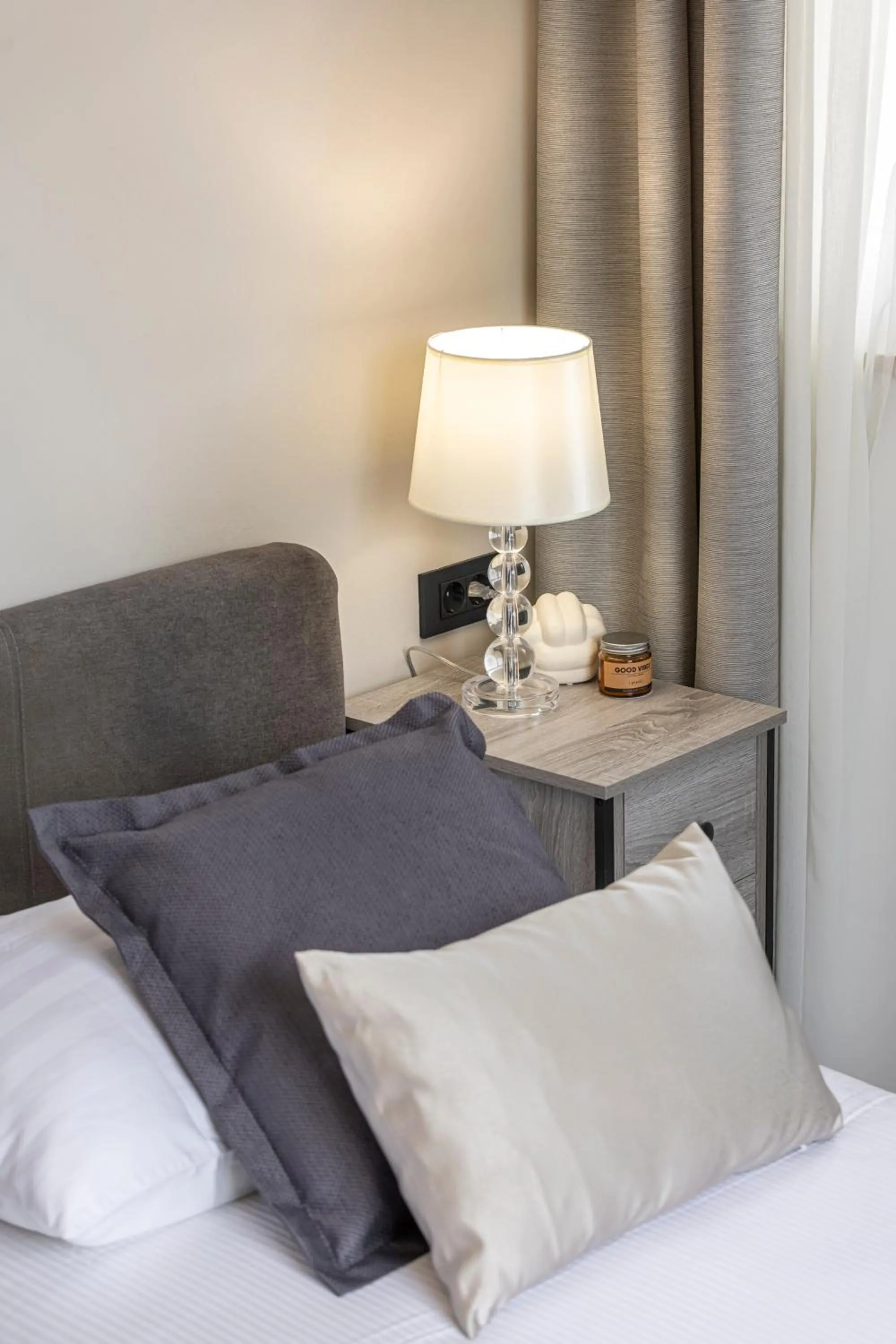 Bedroom, Bed in Cozy Corner 49