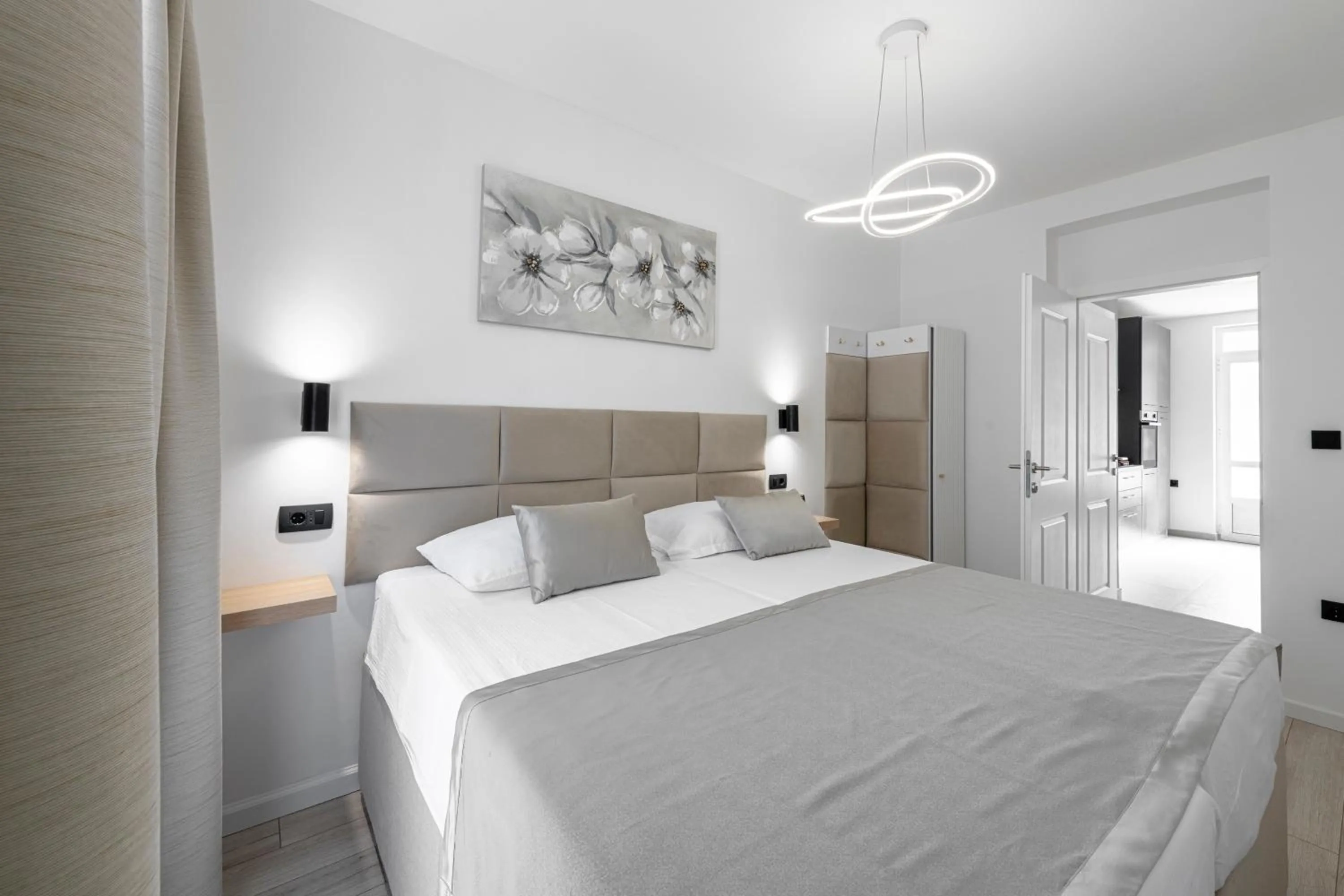 Bedroom, Bed in Cozy Corner 49