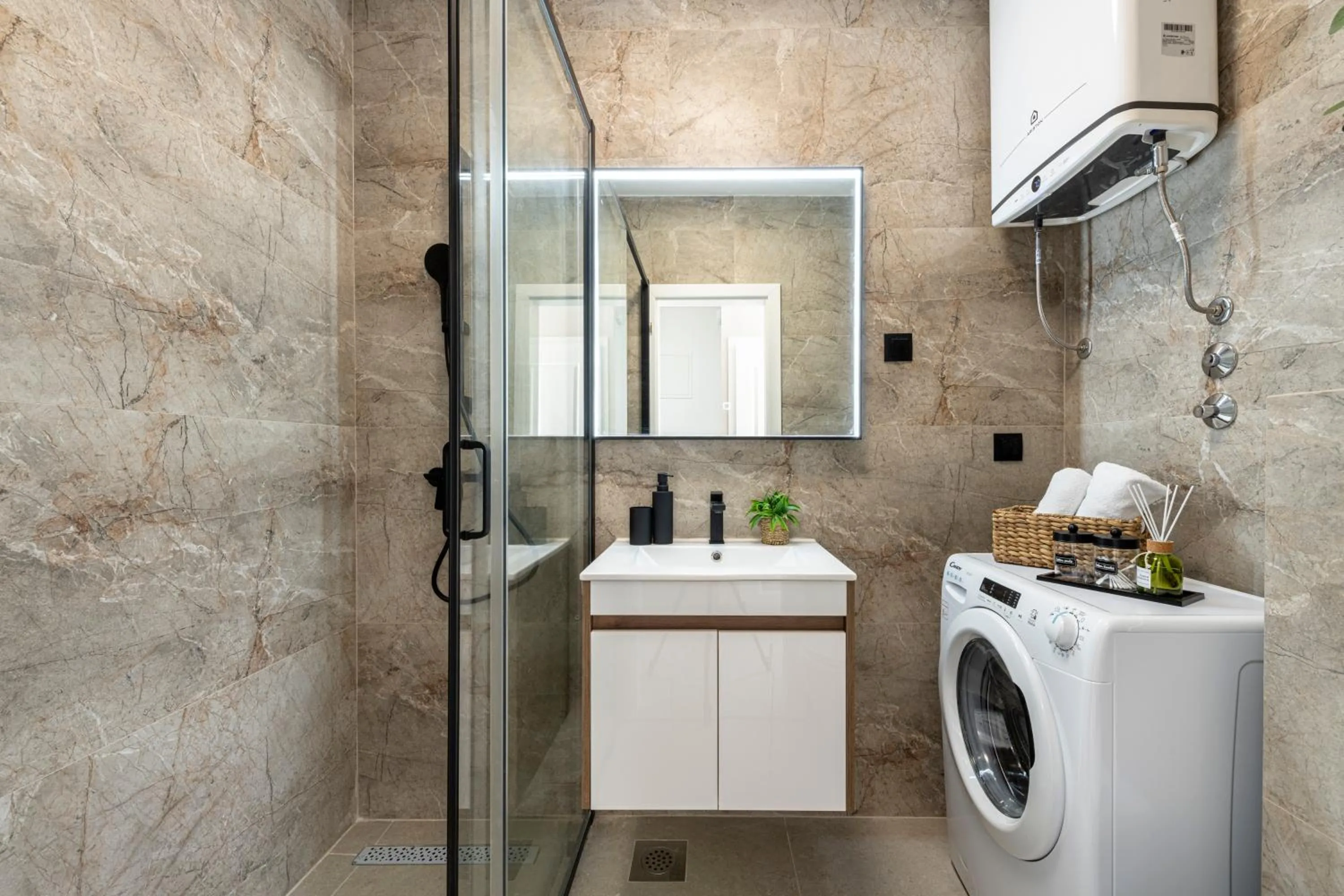 Shower in Cozy Corner 49