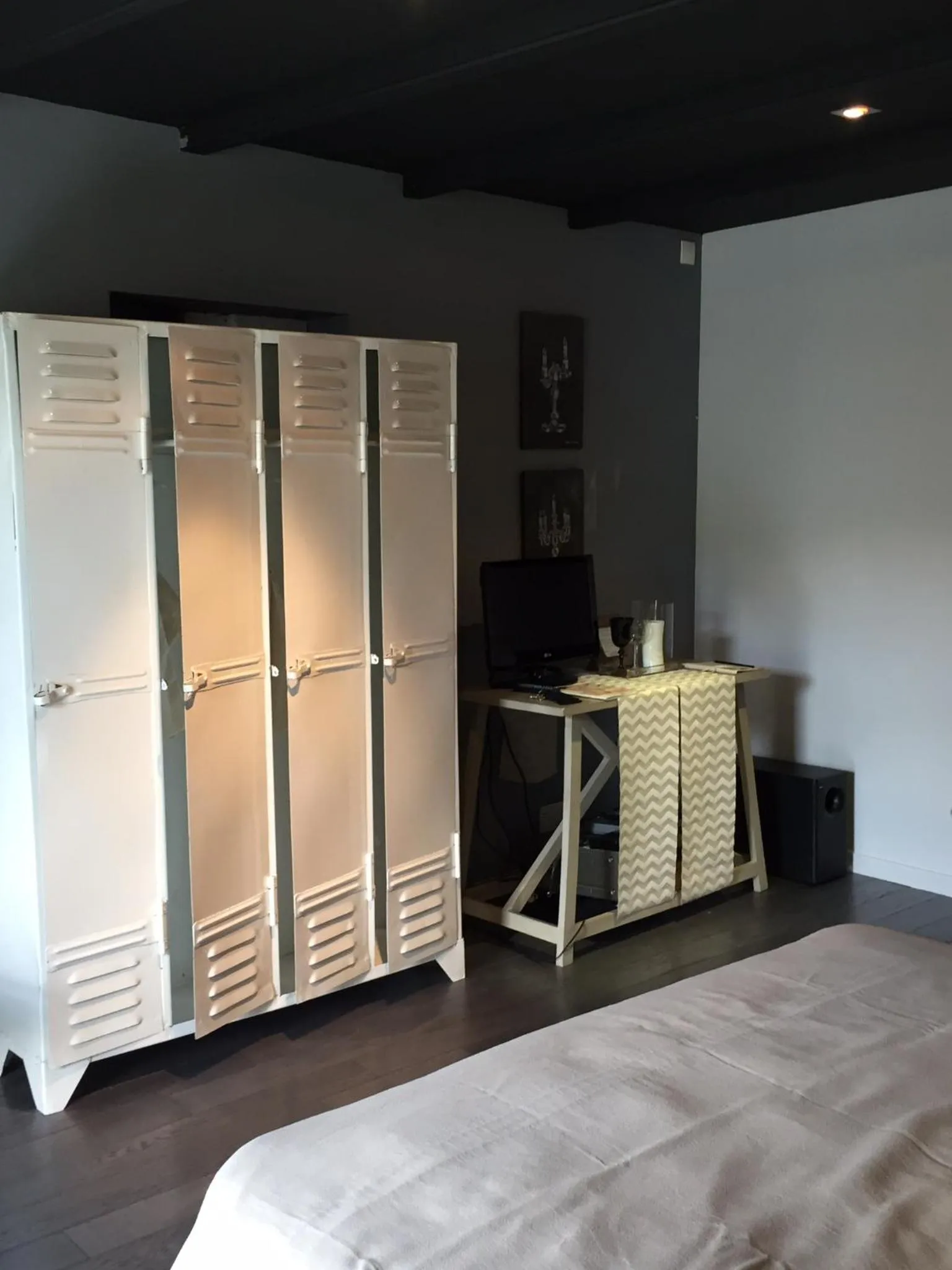 Photo of the whole room in Spa campagne design