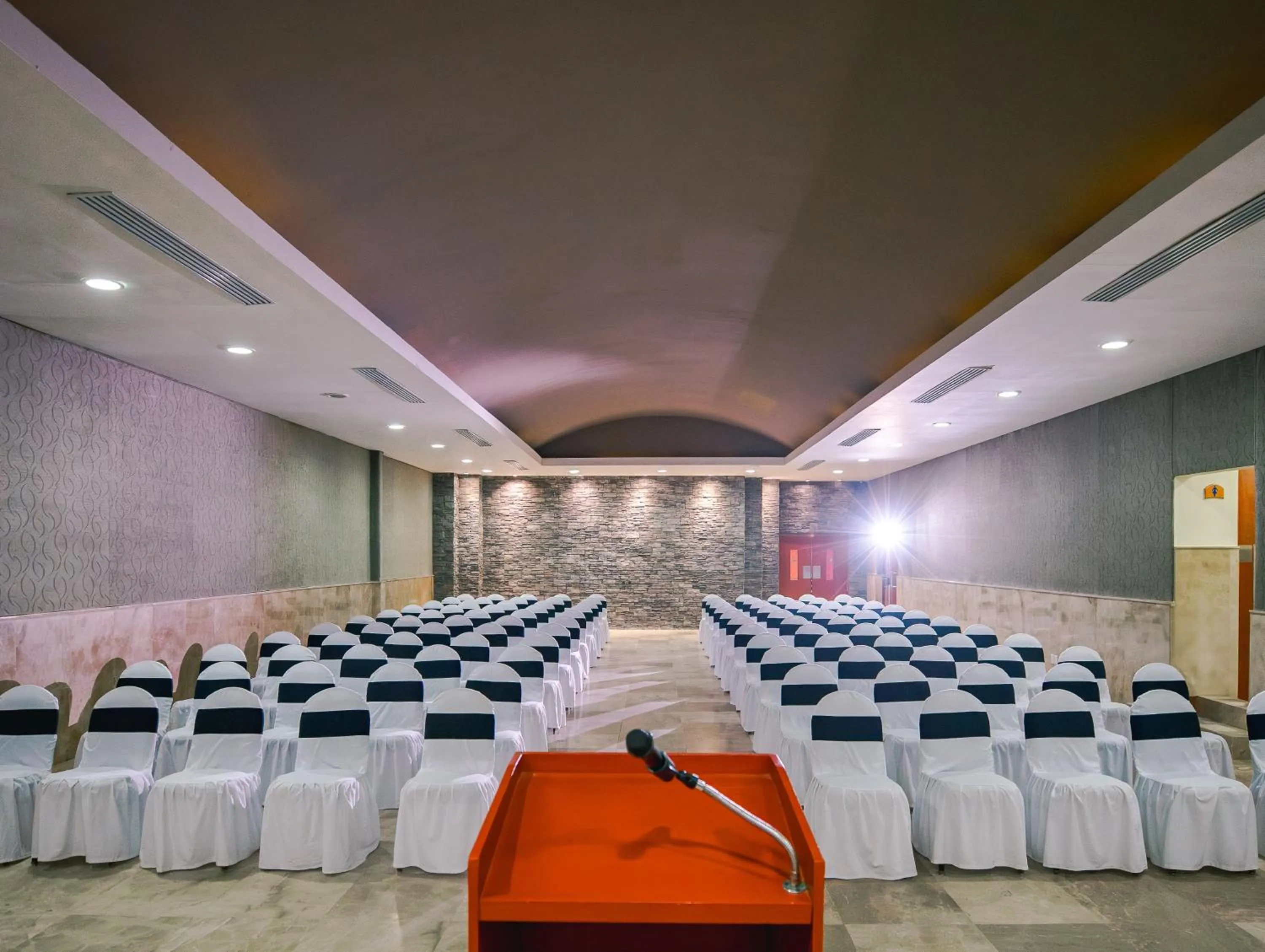 Meeting/conference room in Hotel Hostal de Cortés