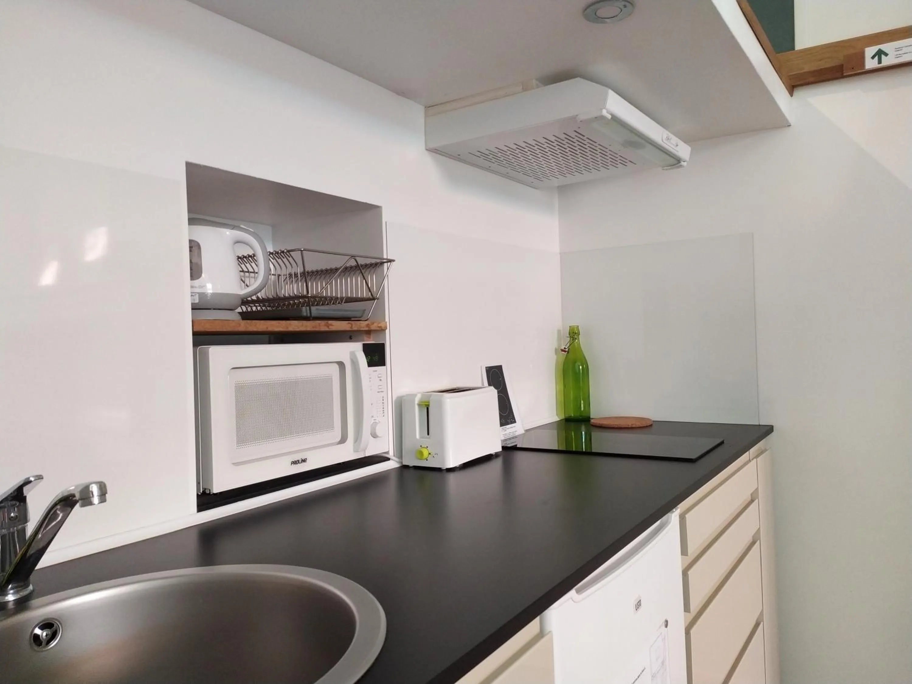 Kitchen or kitchenette in B&B Bordeaux Saint Michel