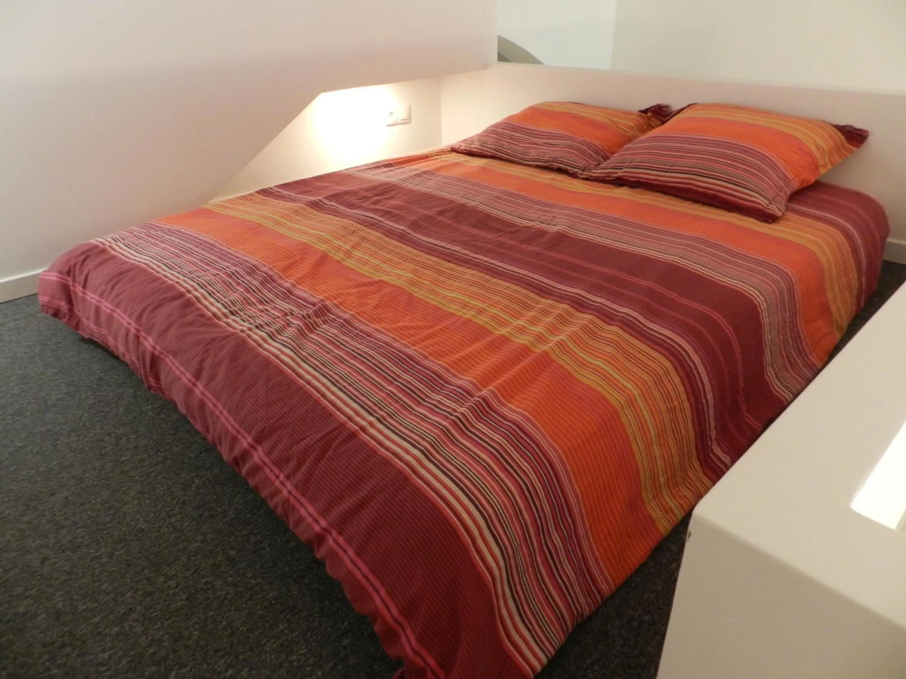 Bed in B&B Bordeaux Saint Michel