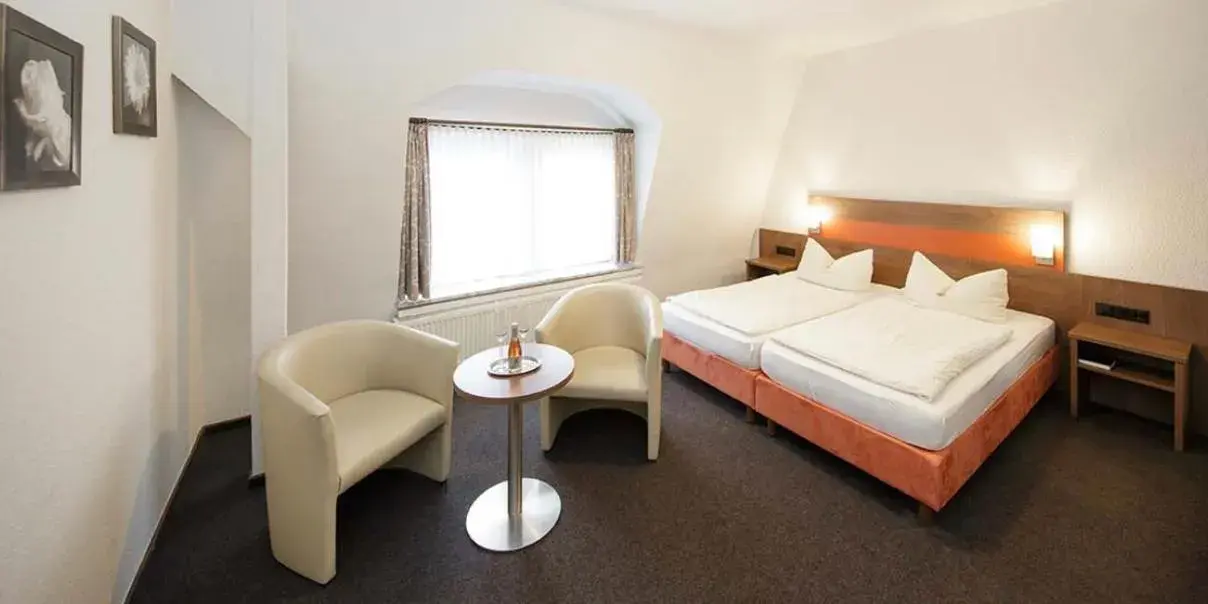 Double Room with Private Bathroom in Hotel Gasthof Zur Post Double Room with Private Bathroom in Hotel Gasthof Zur Post