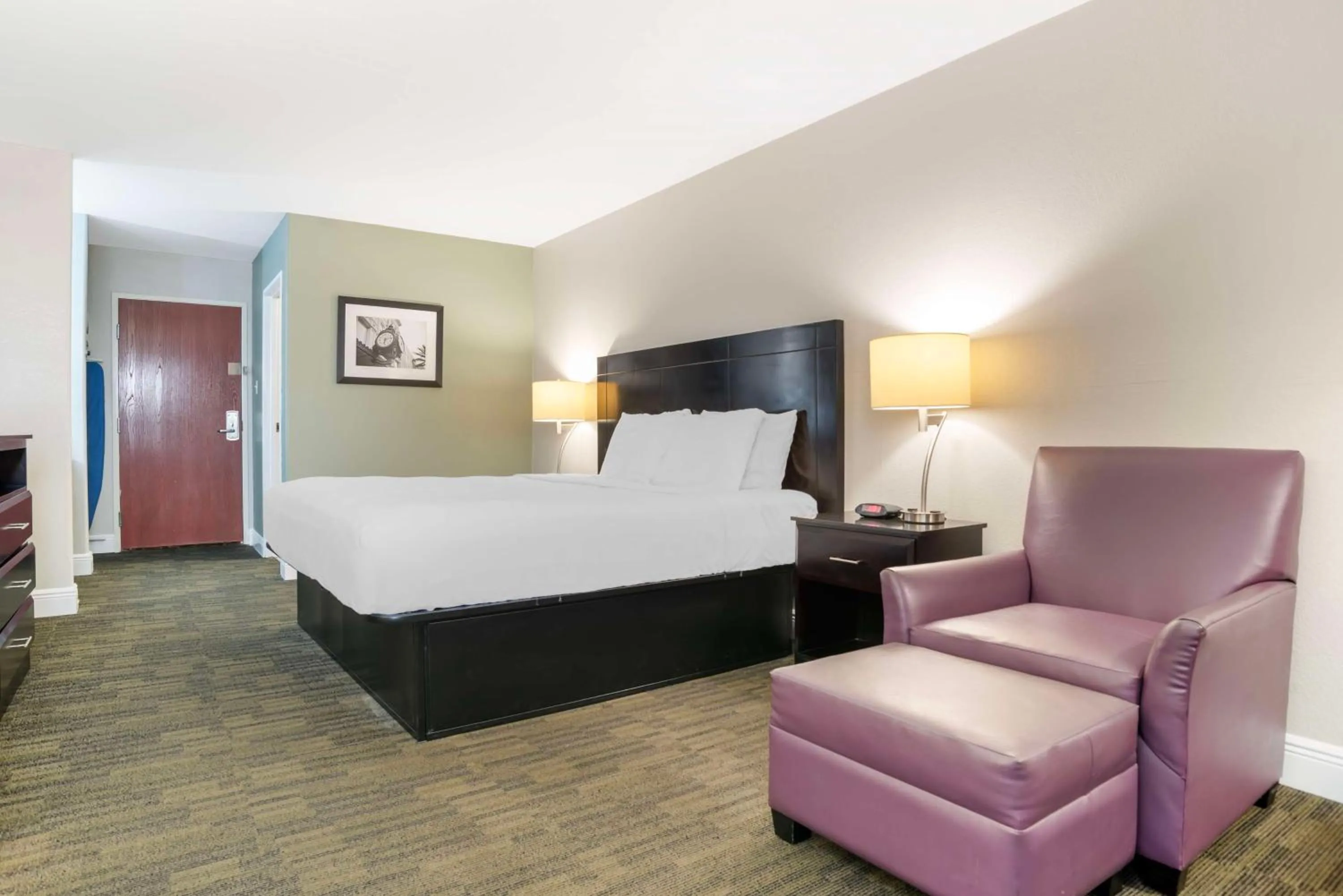 Bedroom, Bed in Best Western Bayou Inn