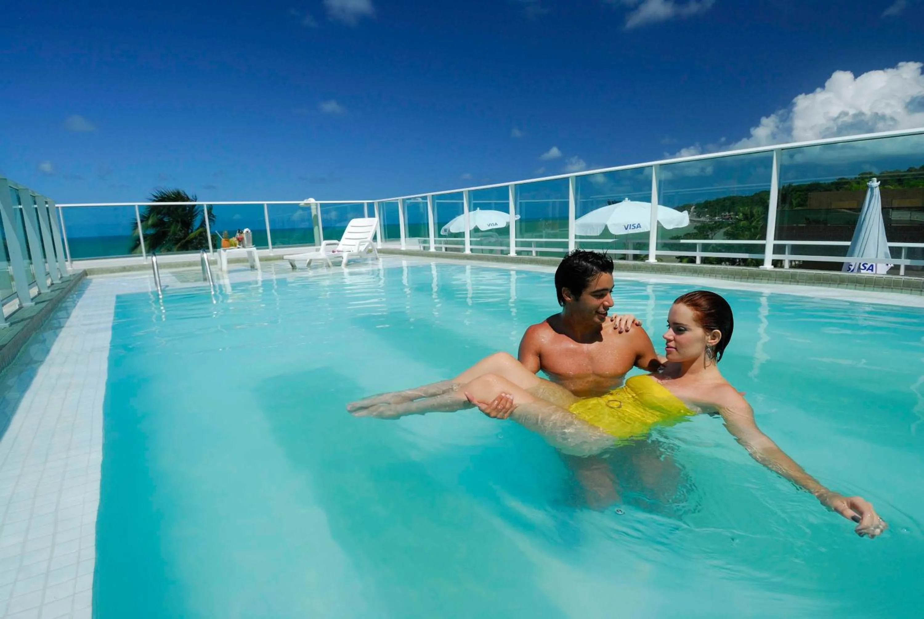 People in Nord Easy Green Sunset