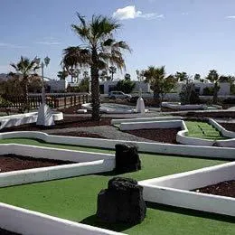 Minigolf in Bungalows Playa Limones