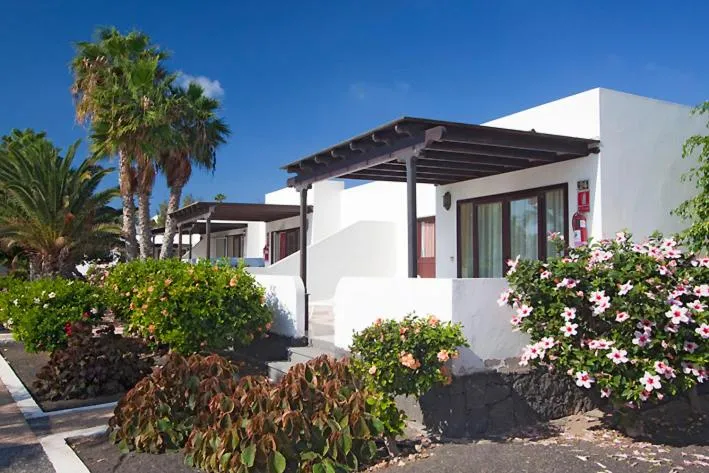 Property building in Bungalows Playa Limones