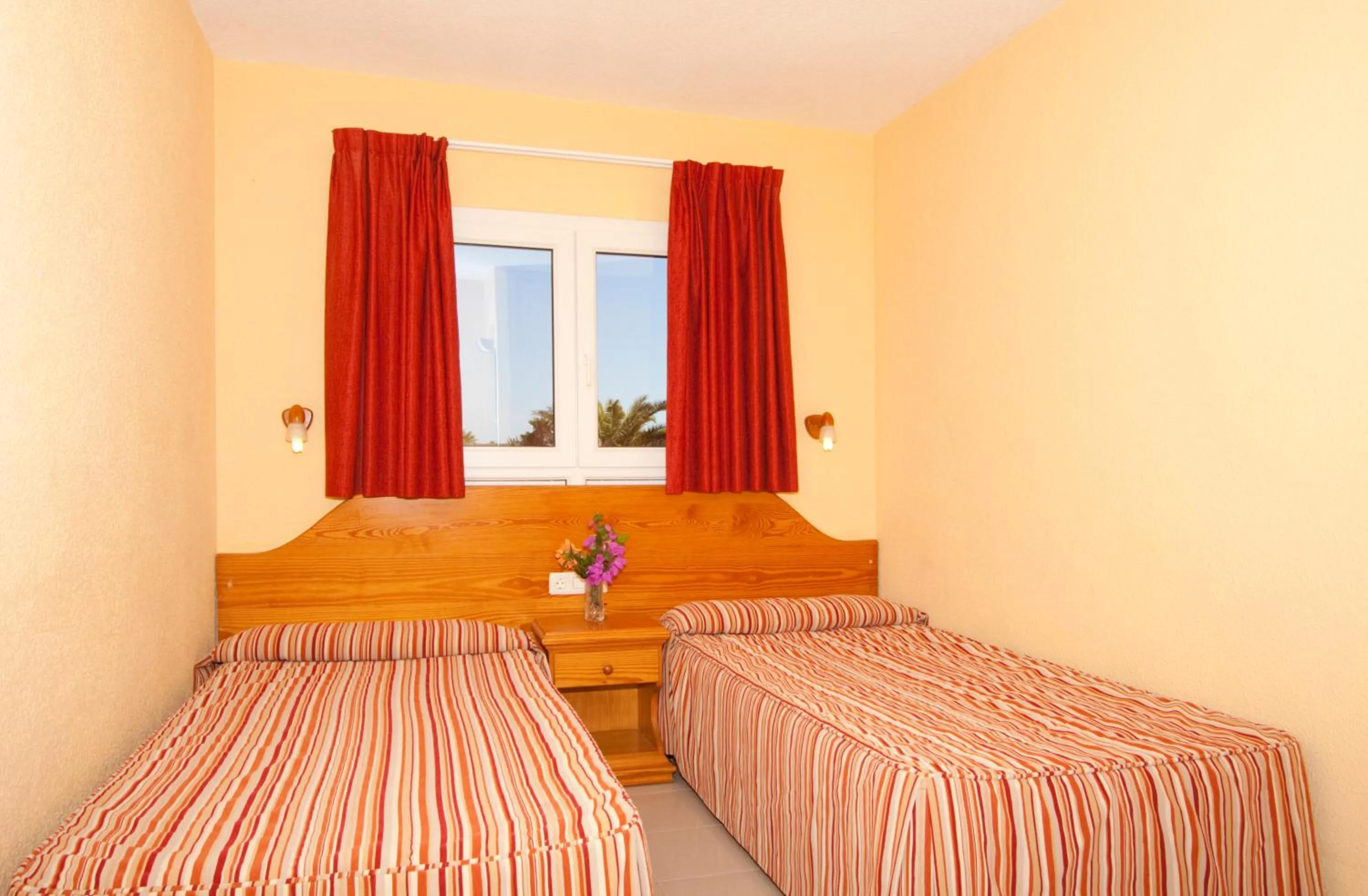 Bed in Bungalows Playa Limones