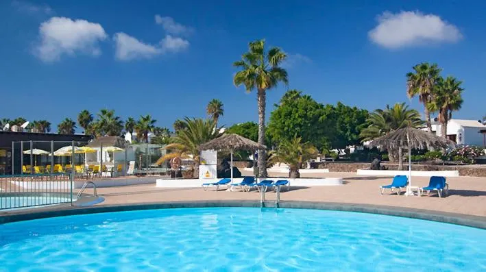 Swimming pool in Bungalows Playa Limones