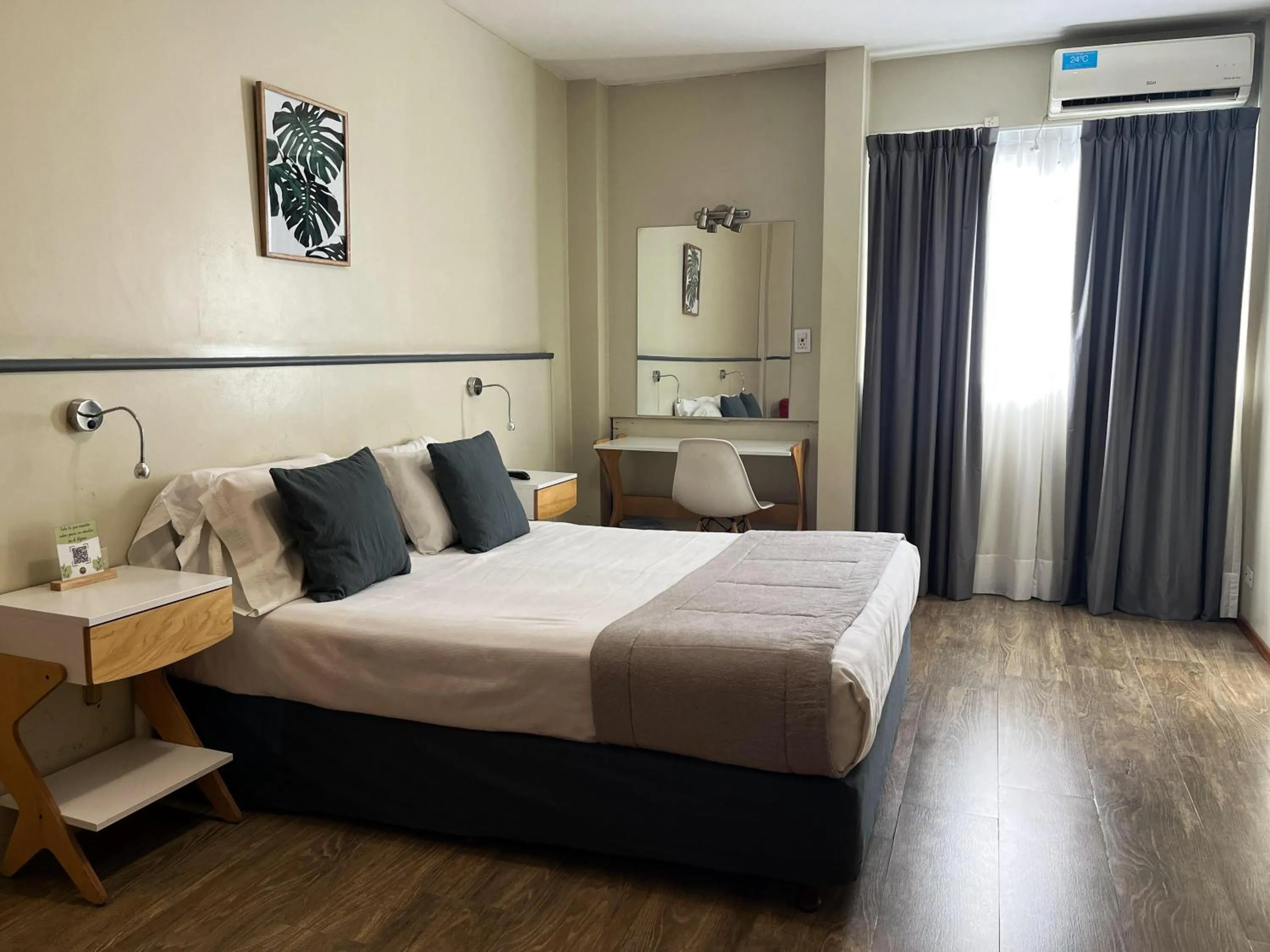 Bedroom, Bed in Alpino Hotel