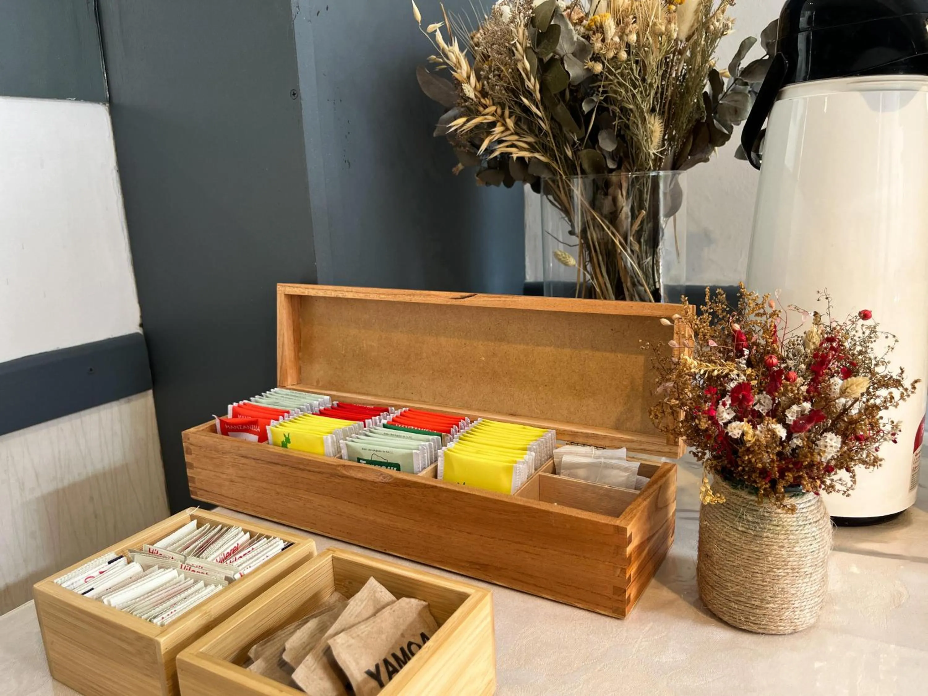 Coffee/tea facilities in Alpino Hotel