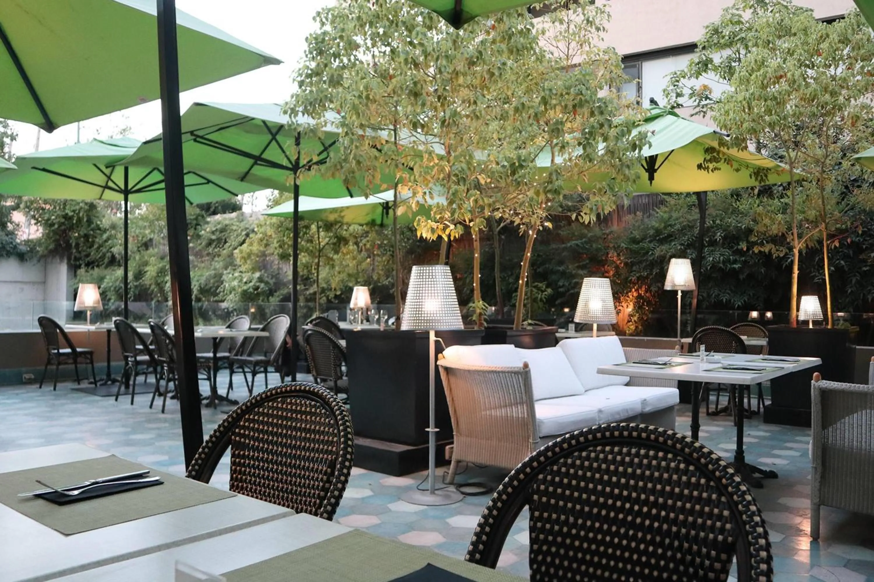 Restaurant/places to eat in Wyndham Santiago Pettra