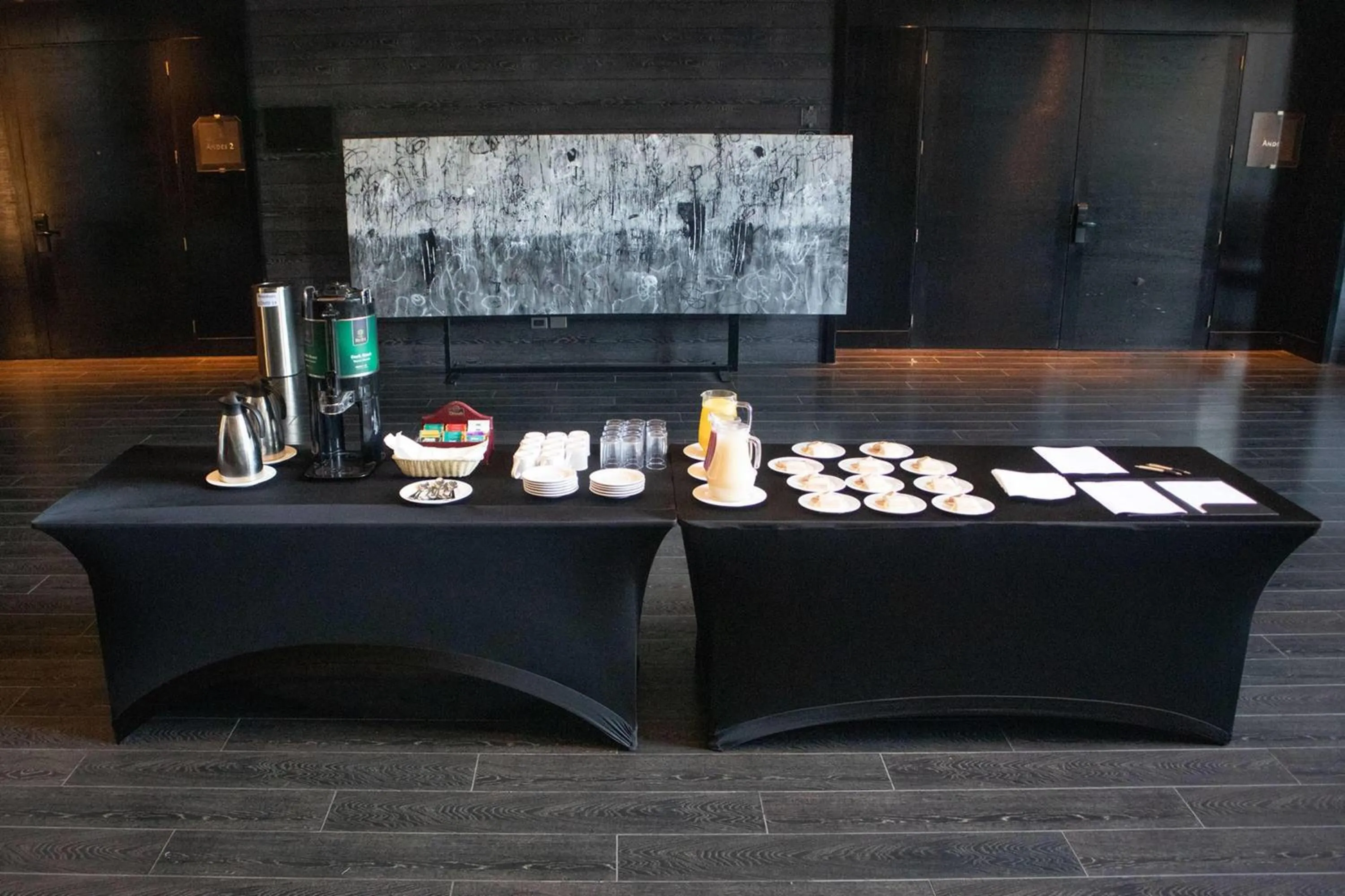 Lobby or reception in Wyndham Santiago Pettra