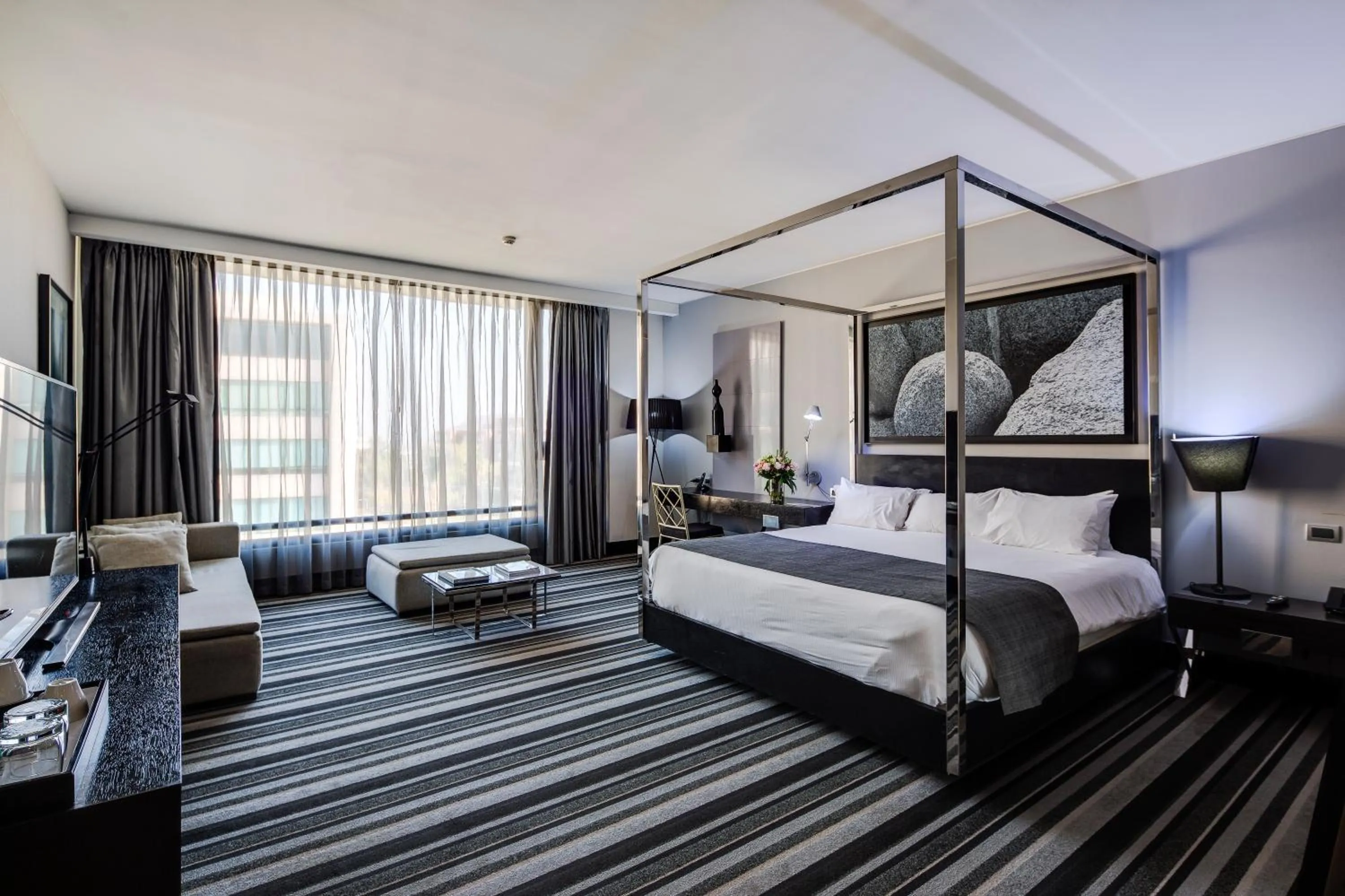 Living room, Bed in Wyndham Santiago Pettra