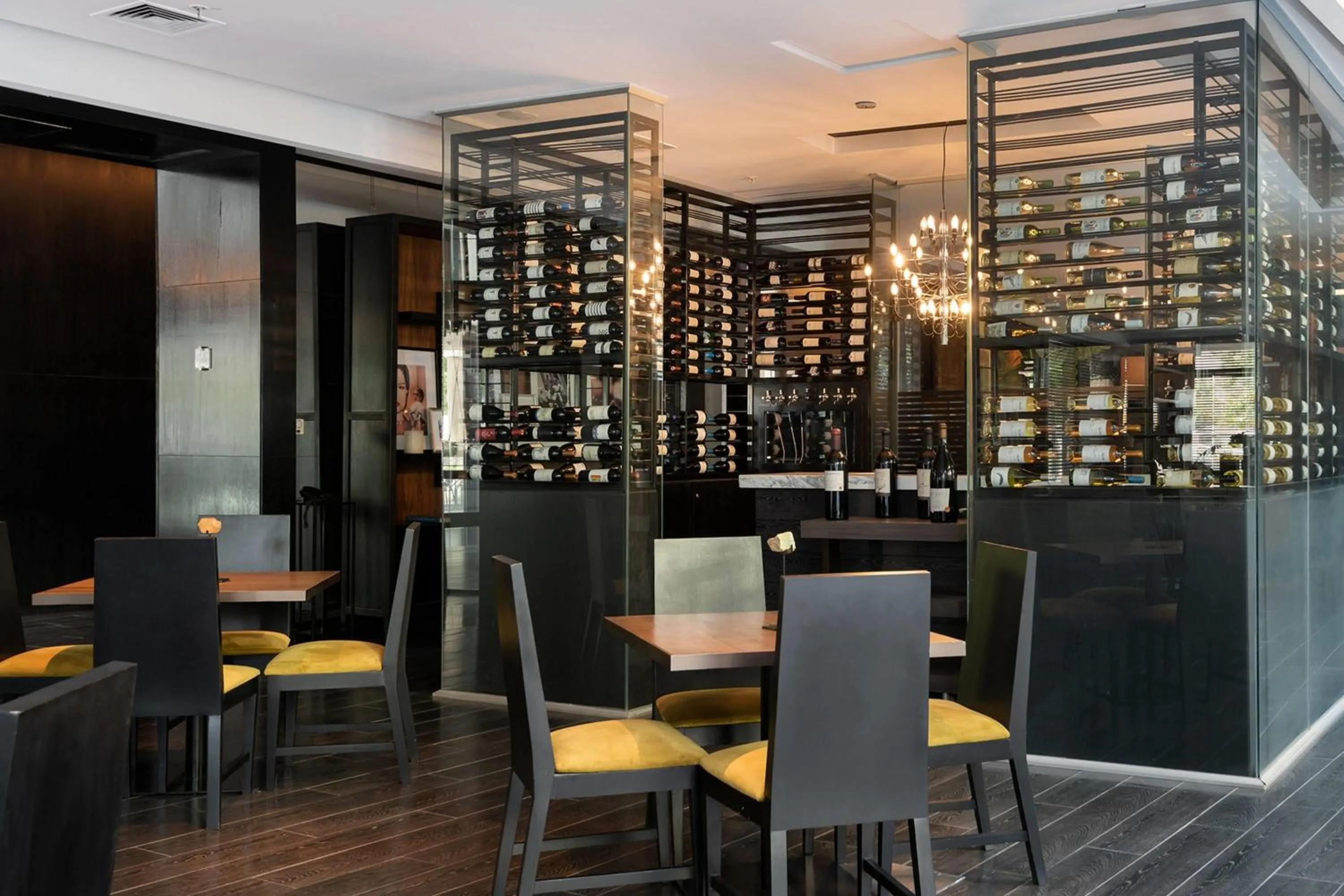 Lobby or reception in Wyndham Santiago Pettra