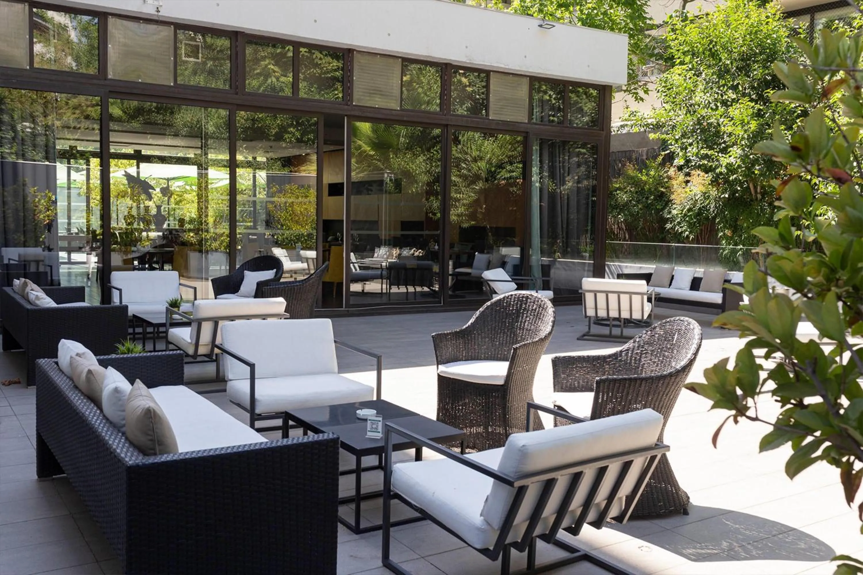 Restaurant/places to eat in Wyndham Santiago Pettra