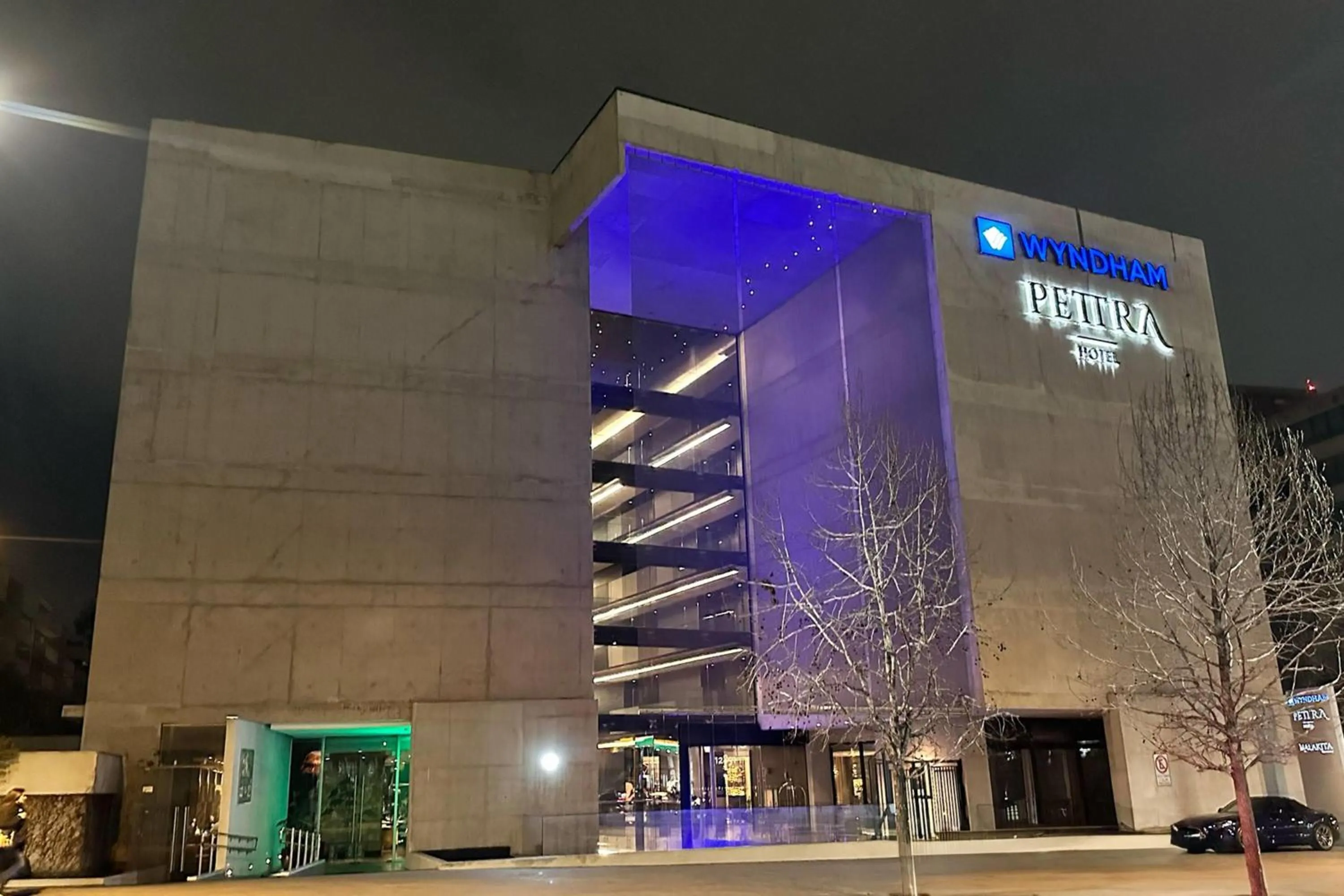 Property building in Wyndham Santiago Pettra