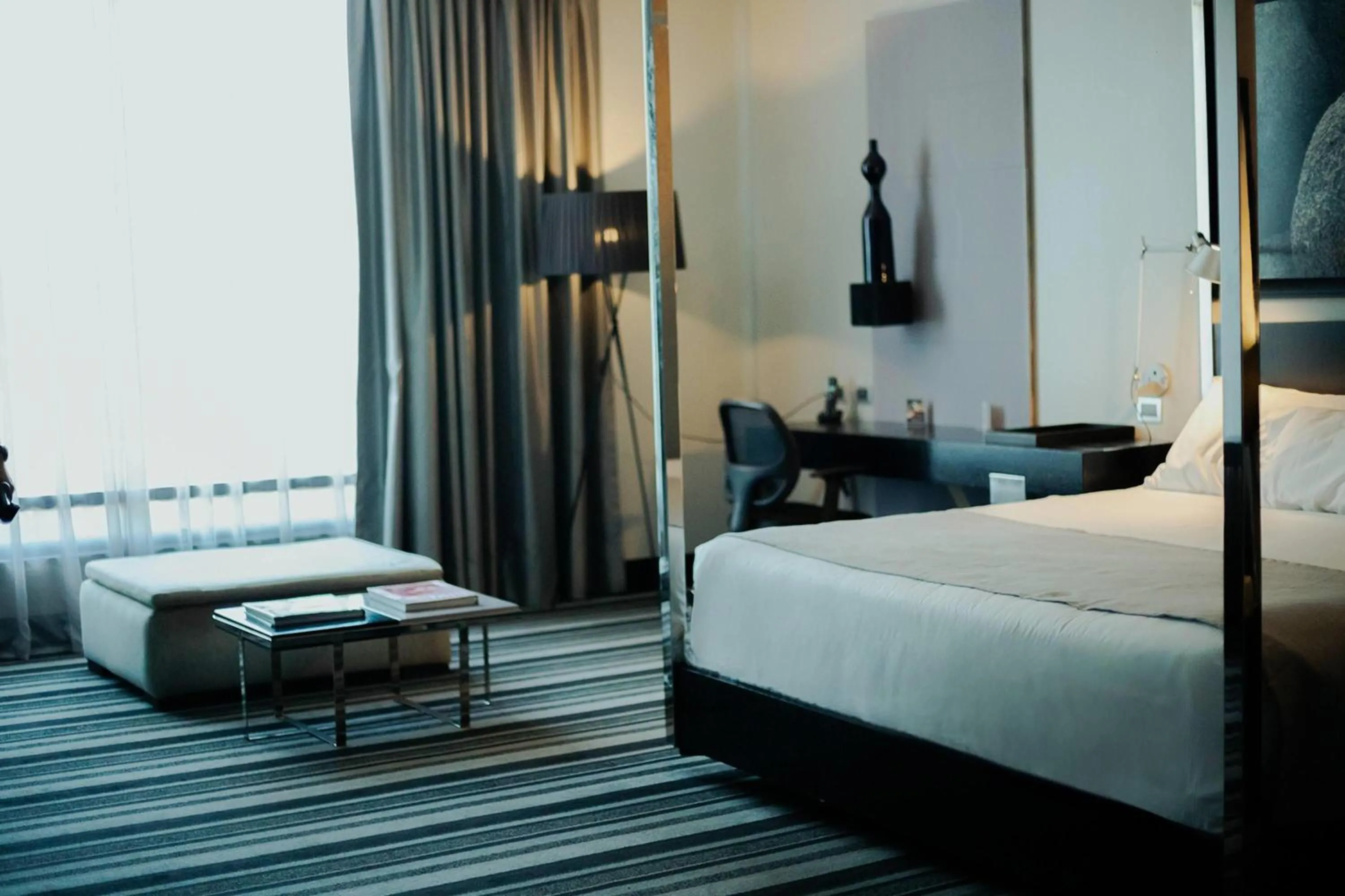 Photo of the whole room, Bed in Wyndham Santiago Pettra