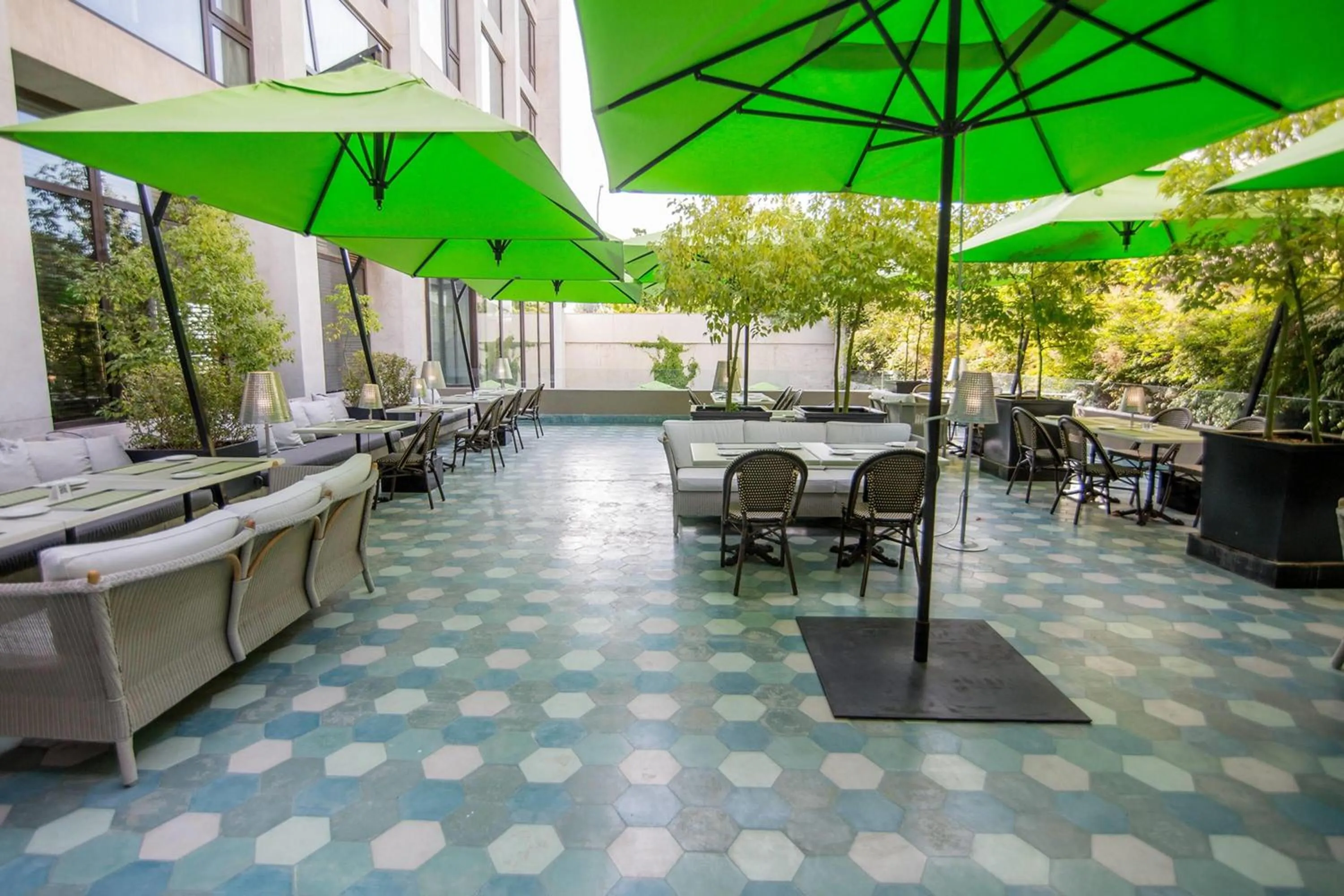 Restaurant/places to eat in Wyndham Santiago Pettra