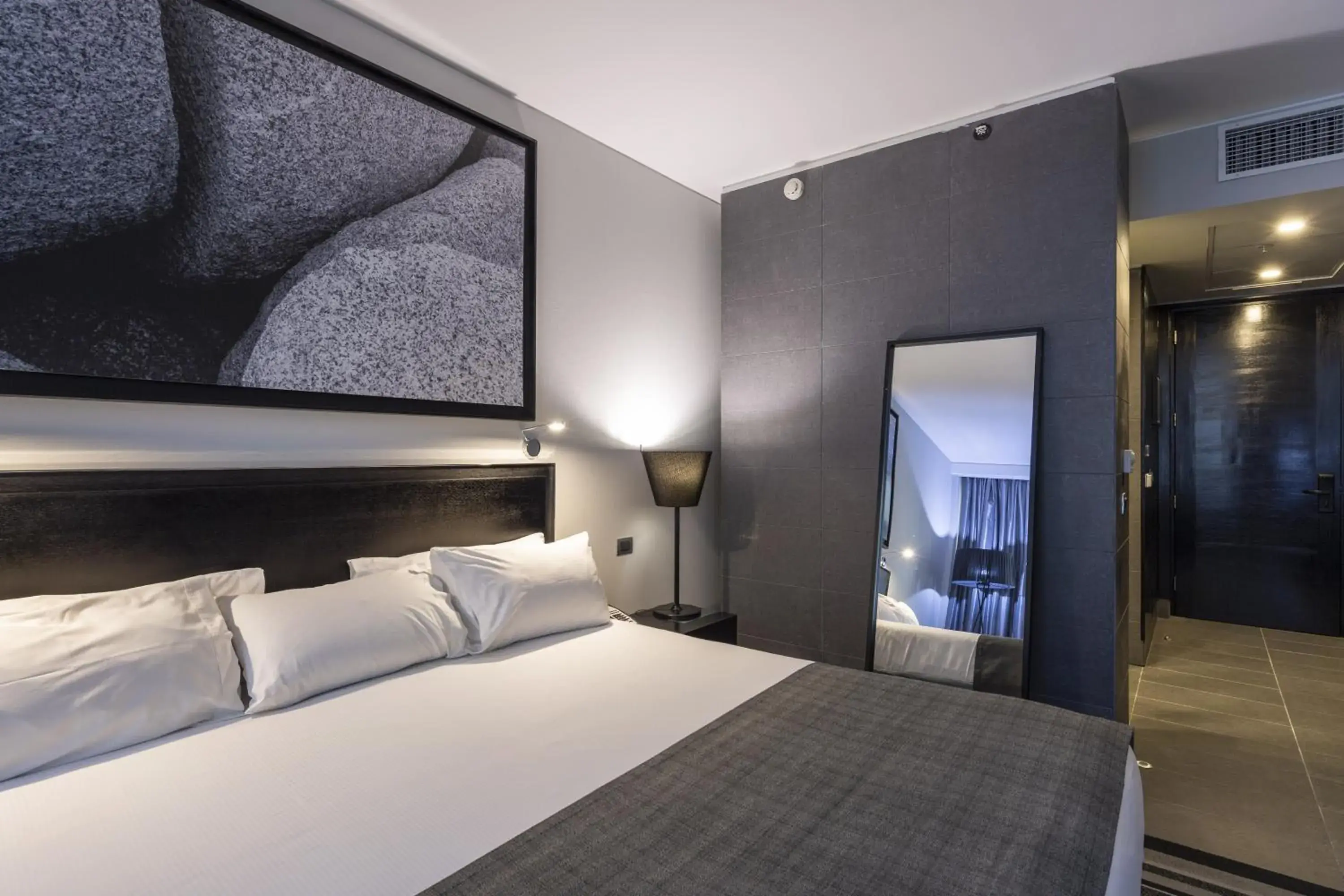 1 King Bed, Garden View, Non-Smoking - single occupancy in Wyndham Santiago Pettra 1 King Bed, Garden View, Non-Smoking - single occupancy in Wyndham Santiago Pettra