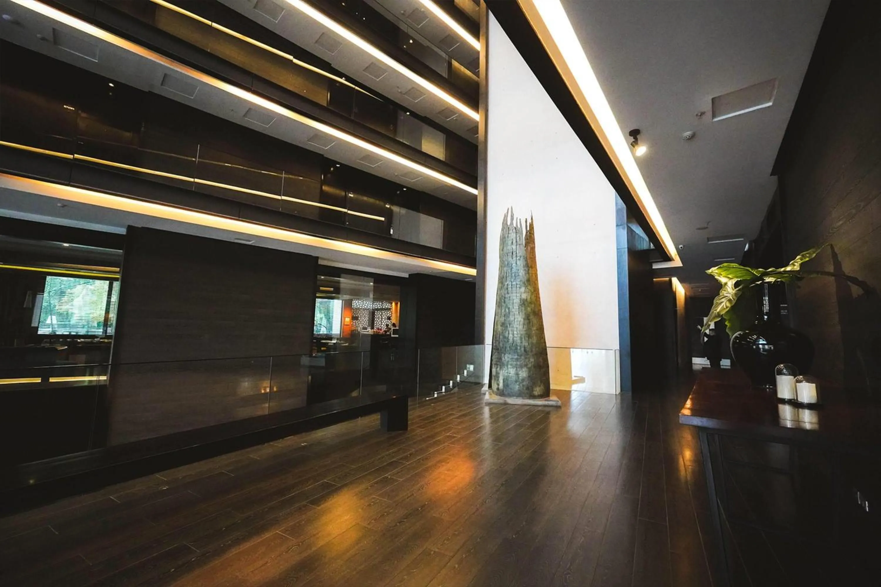 Lobby or reception in Wyndham Santiago Pettra