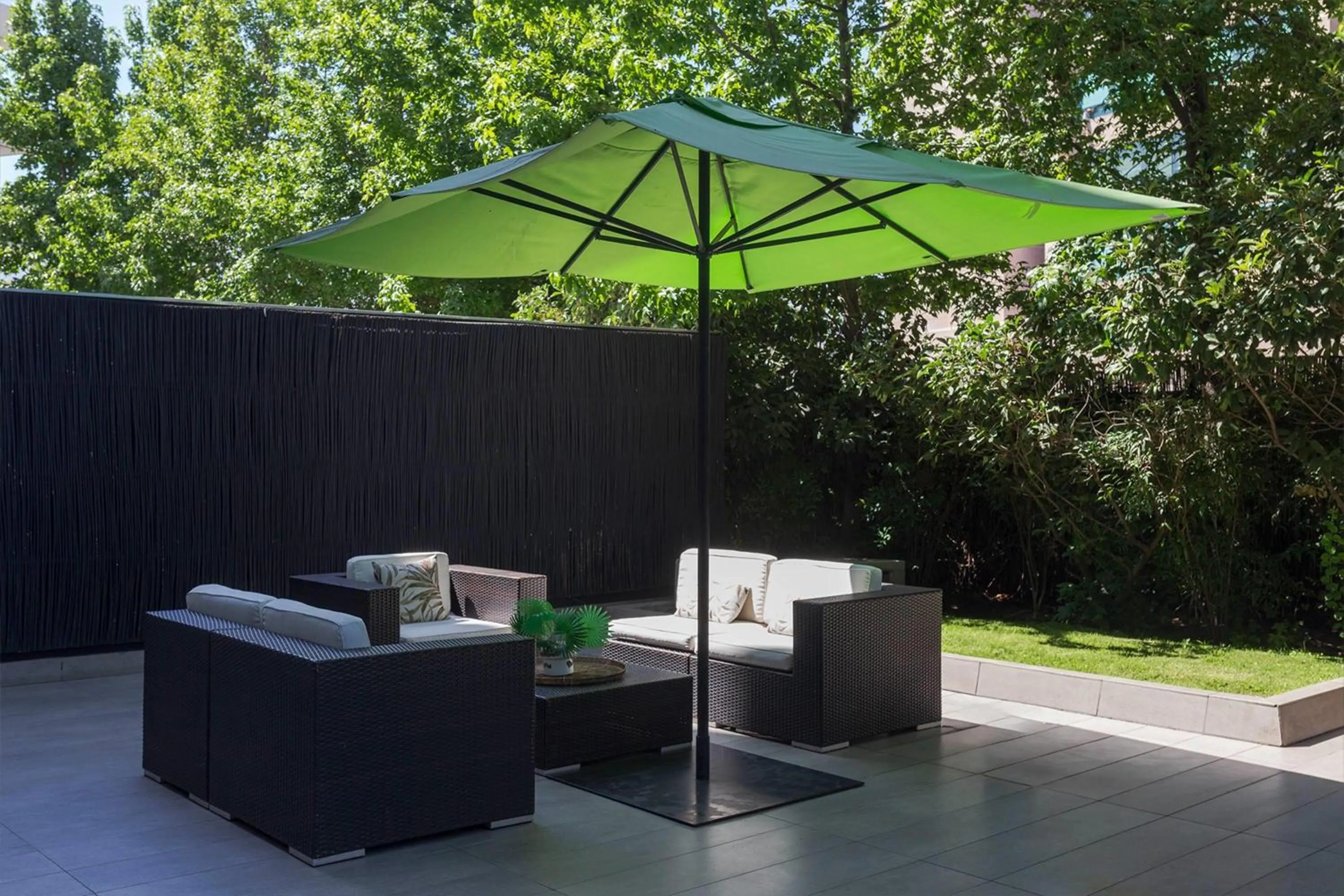 Lobby or reception in Wyndham Santiago Pettra