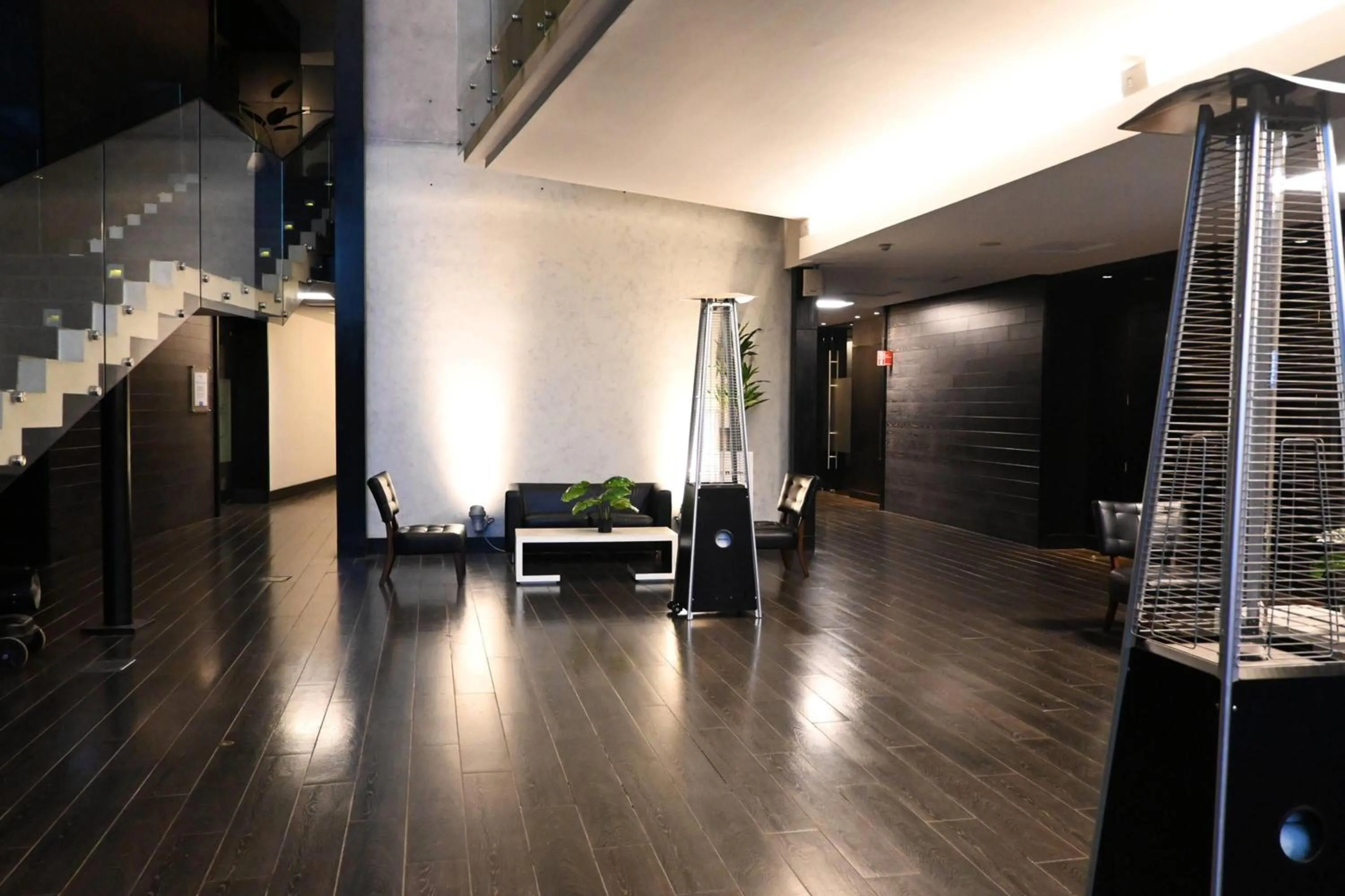 Lobby or reception in Wyndham Santiago Pettra