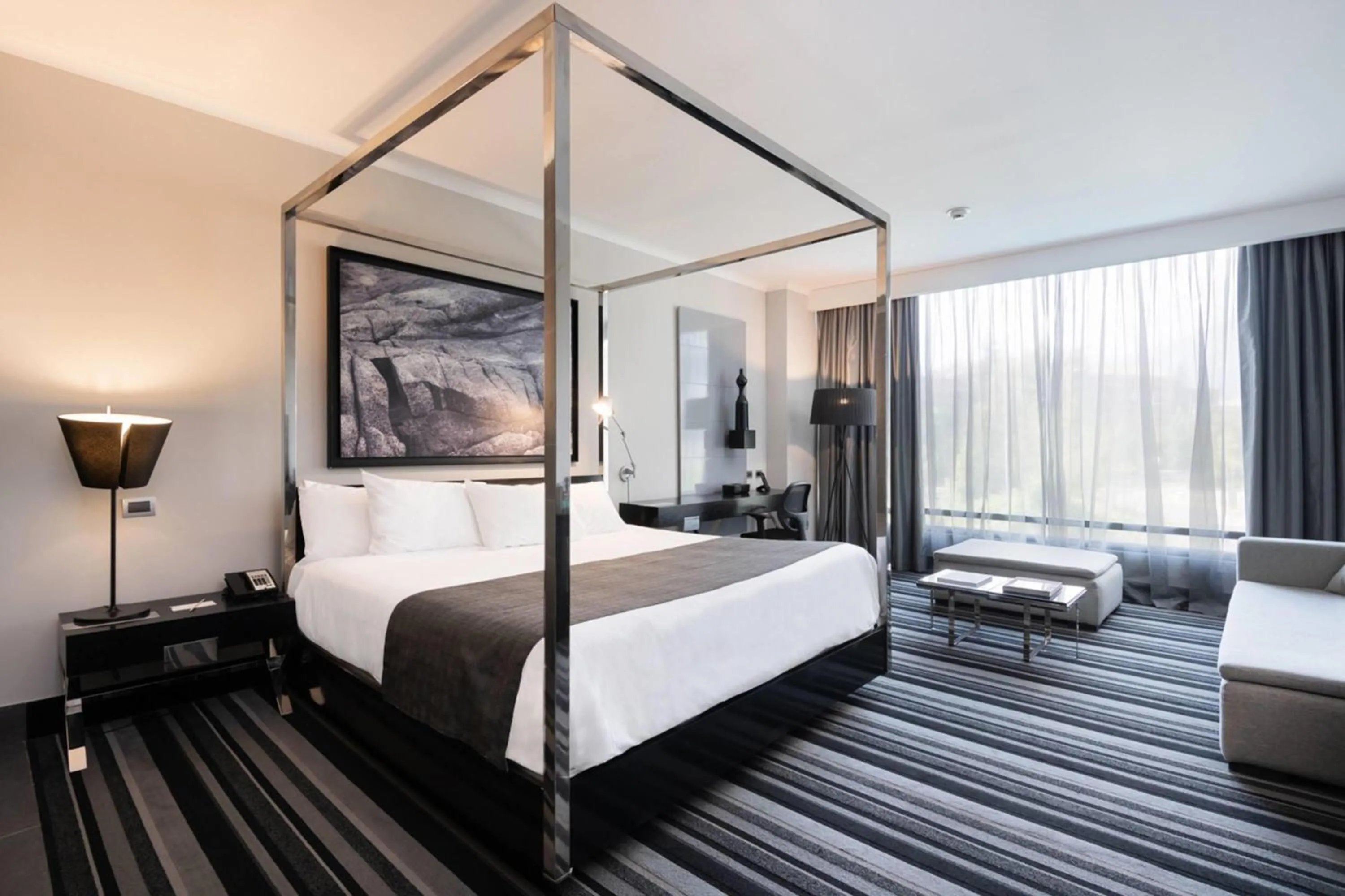 Photo of the whole room, Bed in Wyndham Santiago Pettra