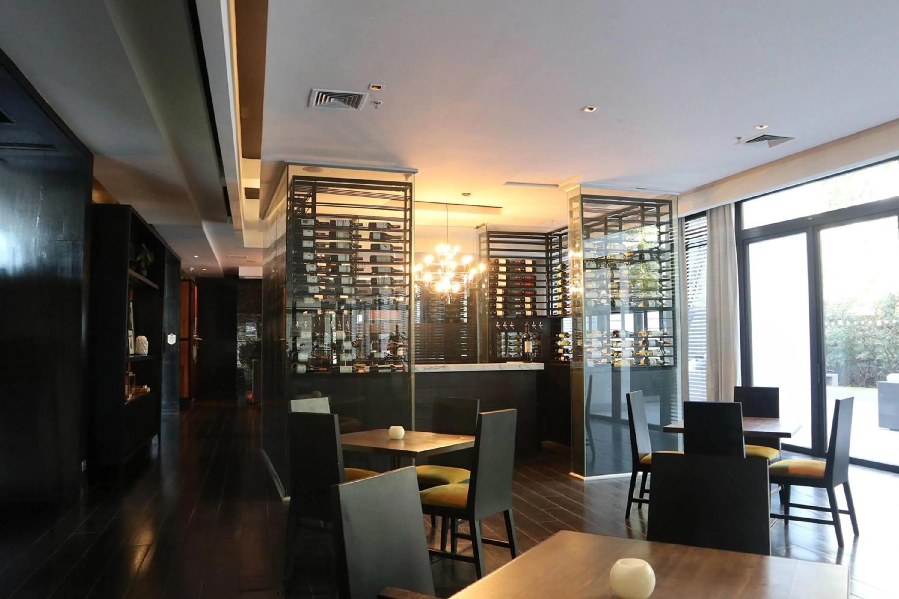 Lobby or reception in Wyndham Santiago Pettra