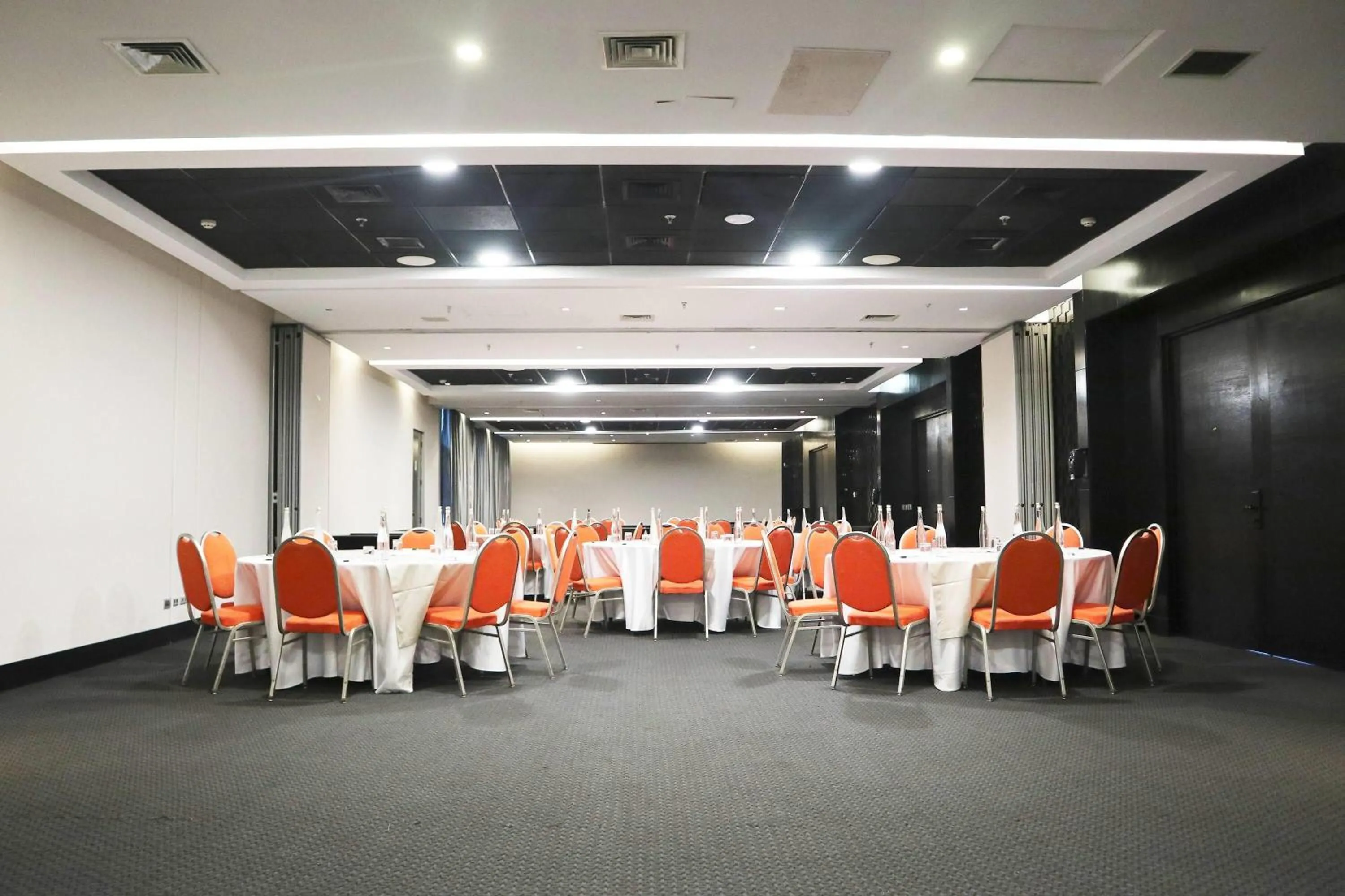 Meeting/conference room in Wyndham Santiago Pettra