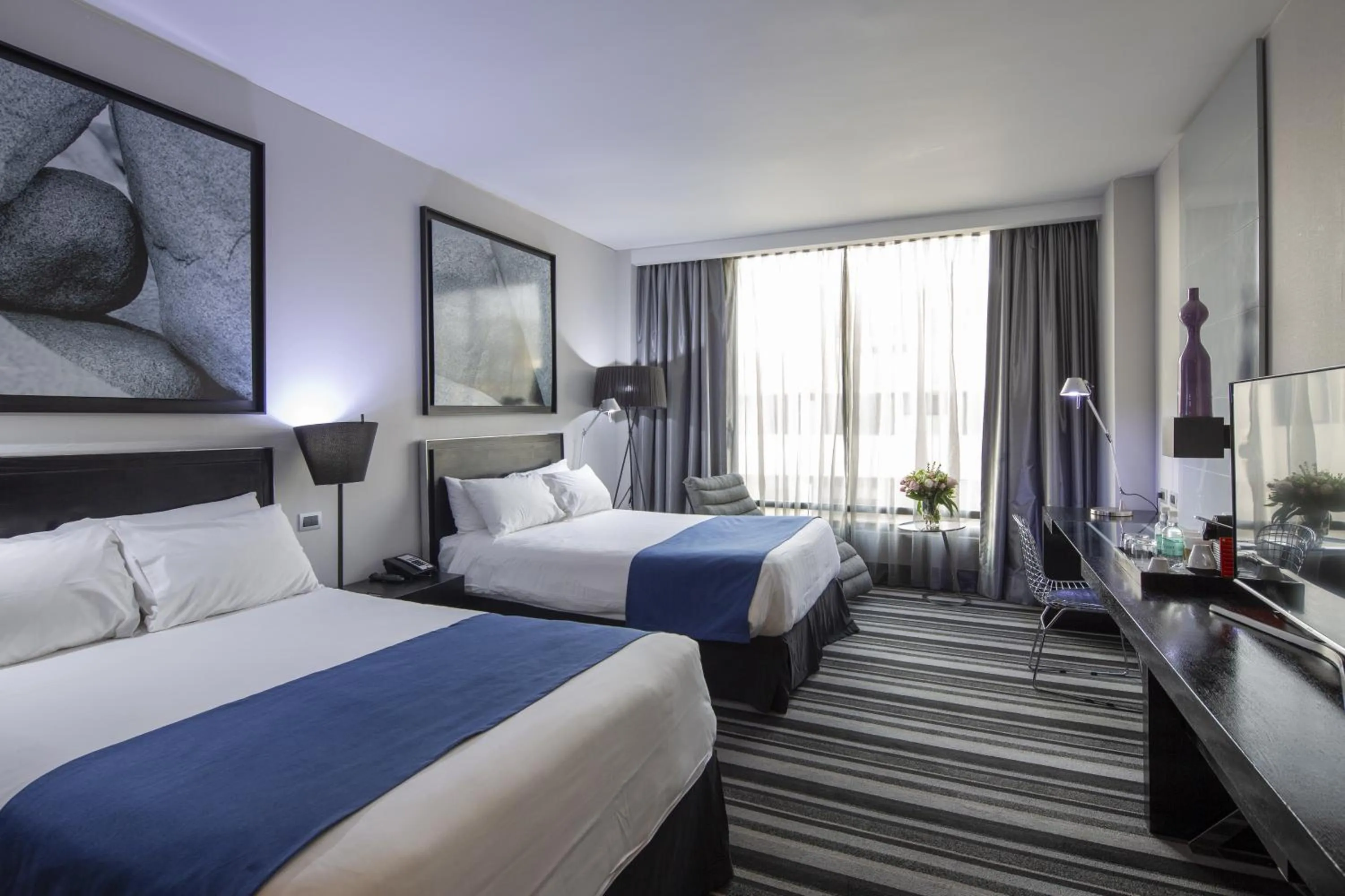 Bed in Wyndham Santiago Pettra