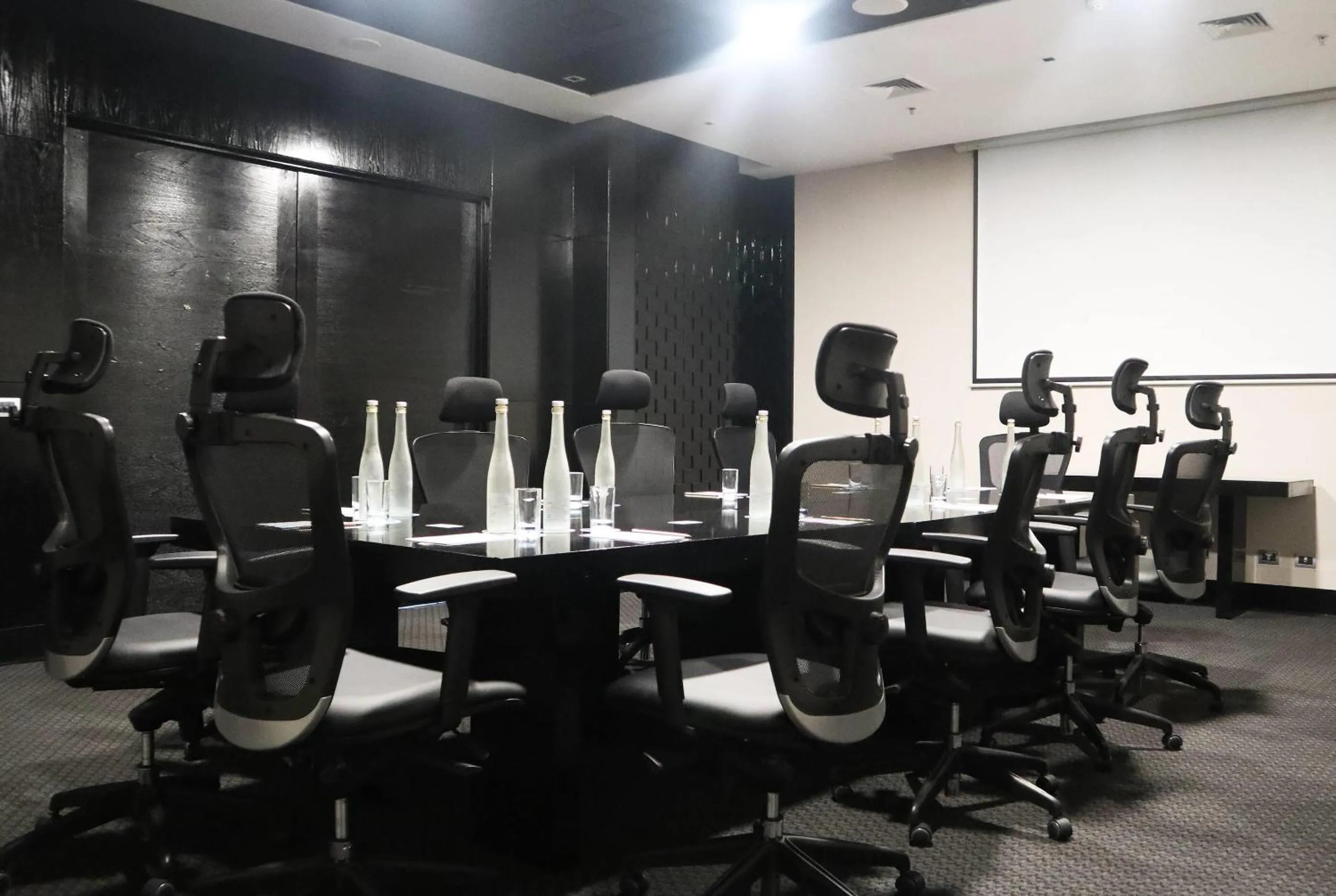 Meeting/conference room in Wyndham Santiago Pettra