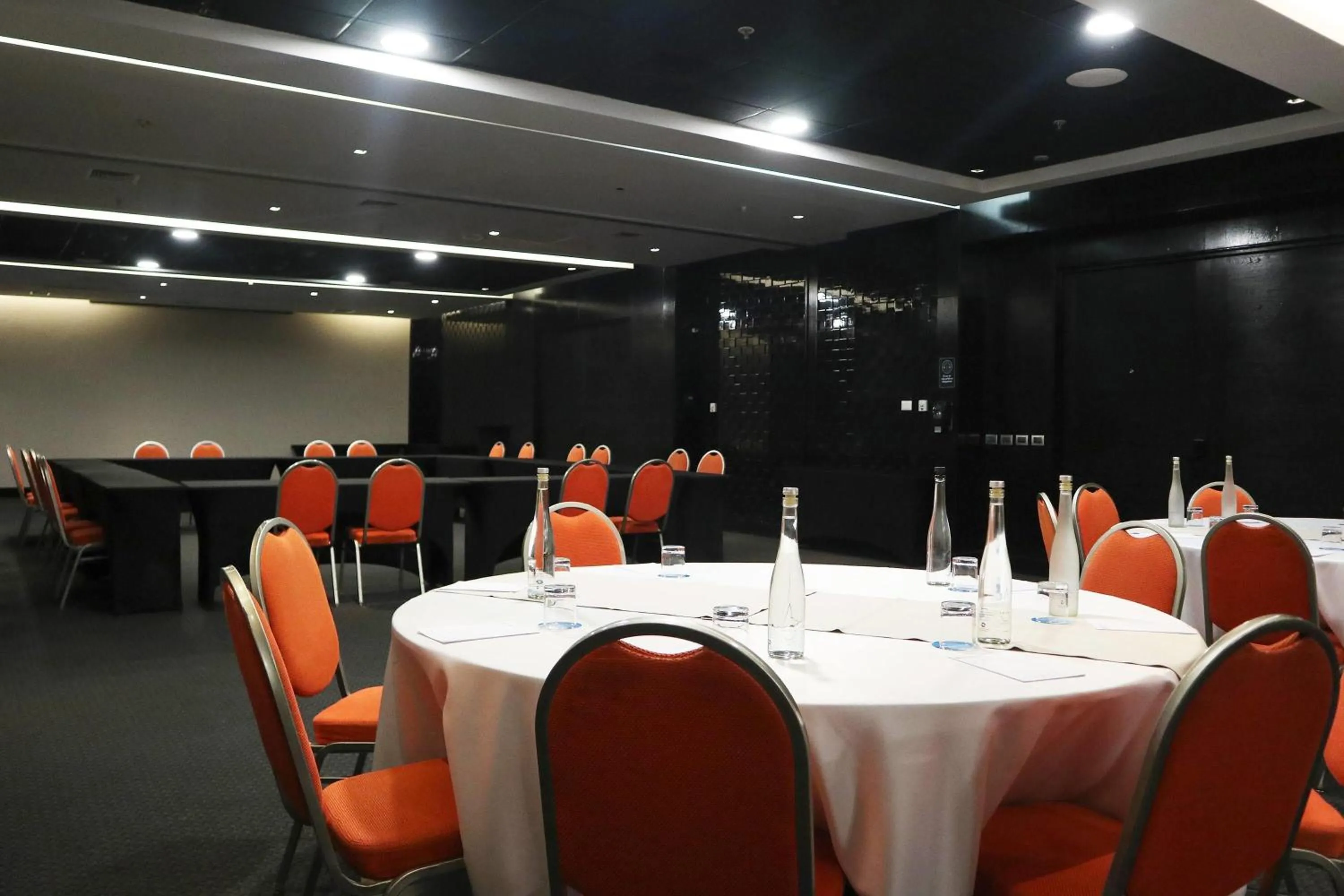 Meeting/conference room in Wyndham Santiago Pettra