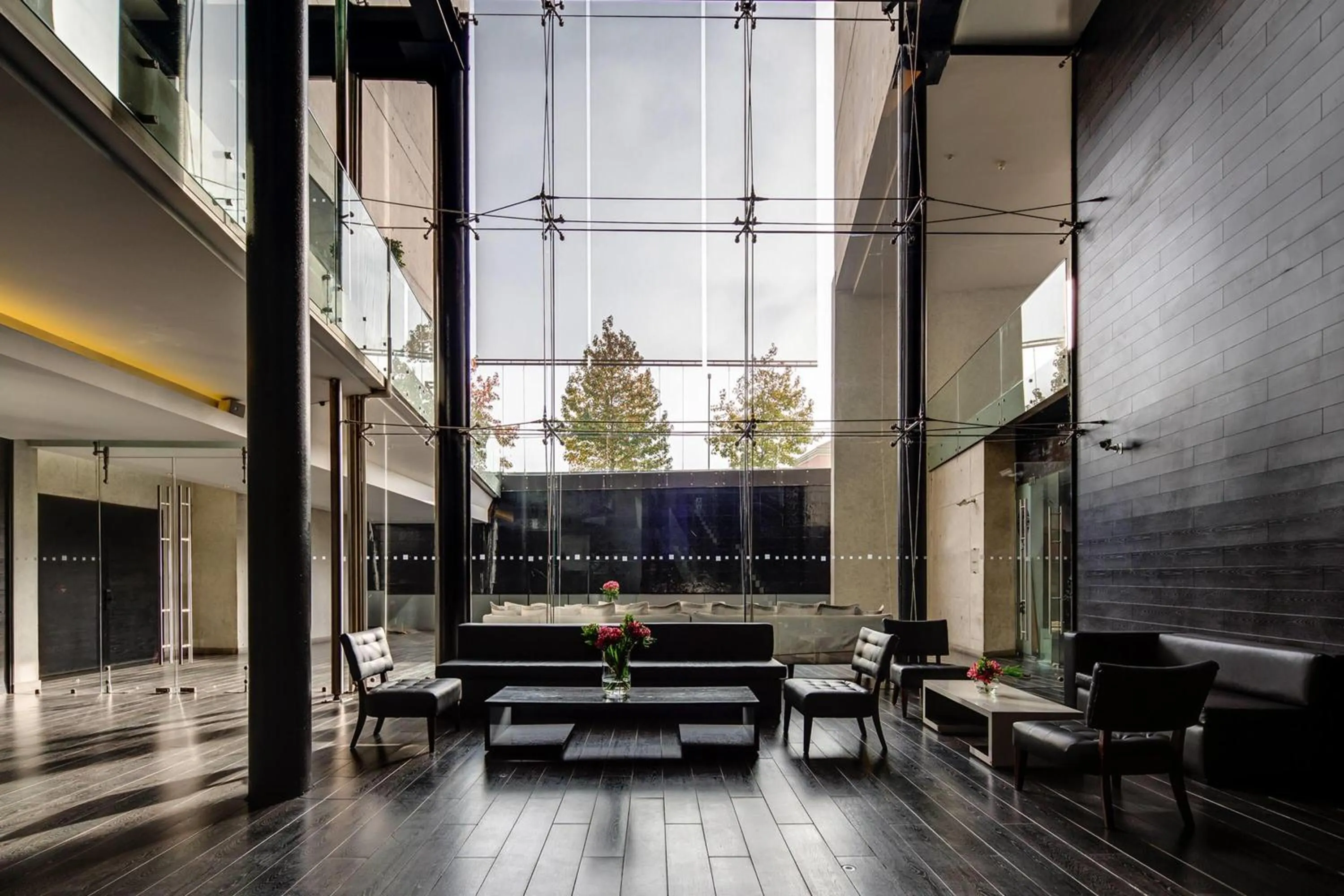 Lobby or reception in Wyndham Santiago Pettra