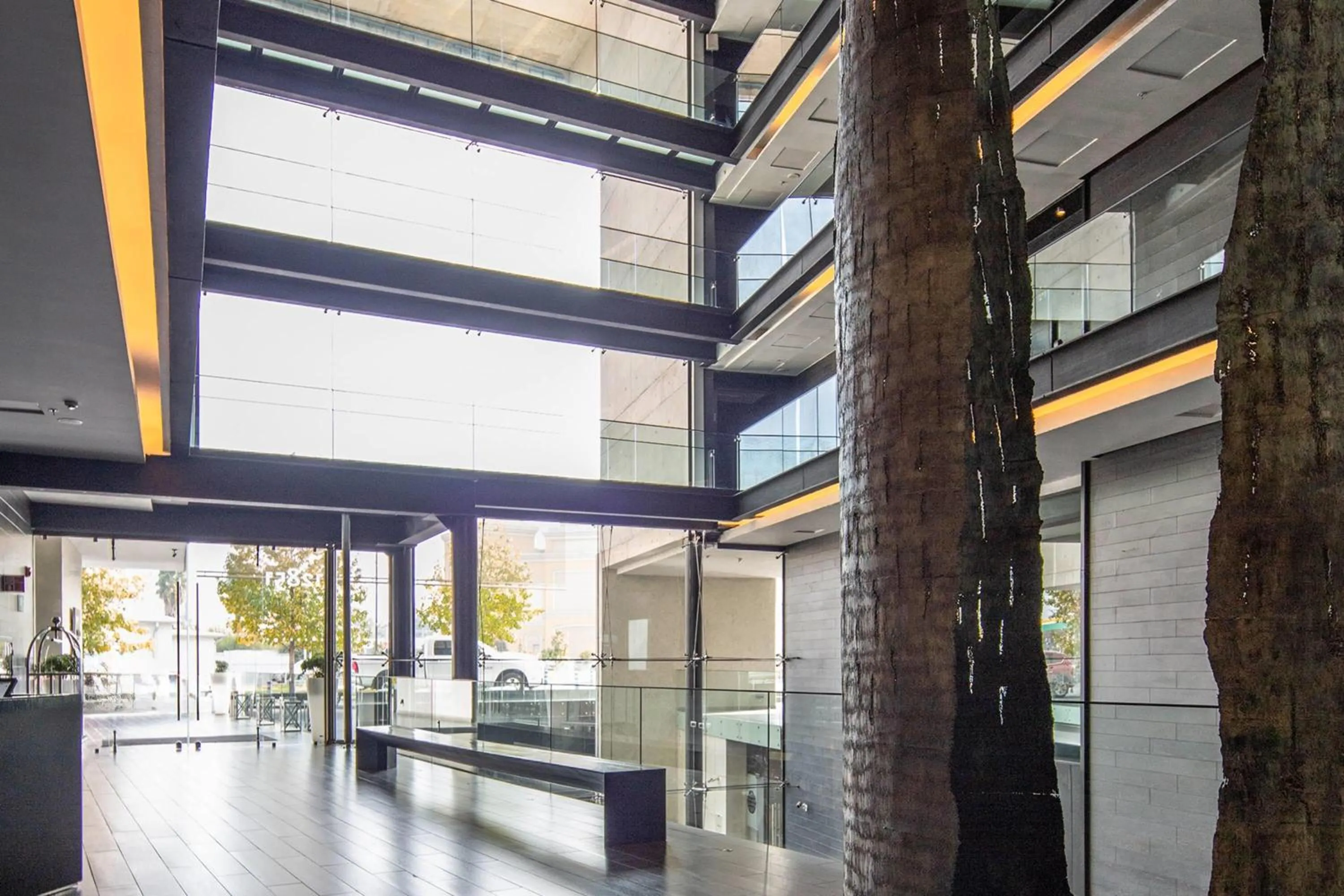 Lobby or reception in Wyndham Santiago Pettra