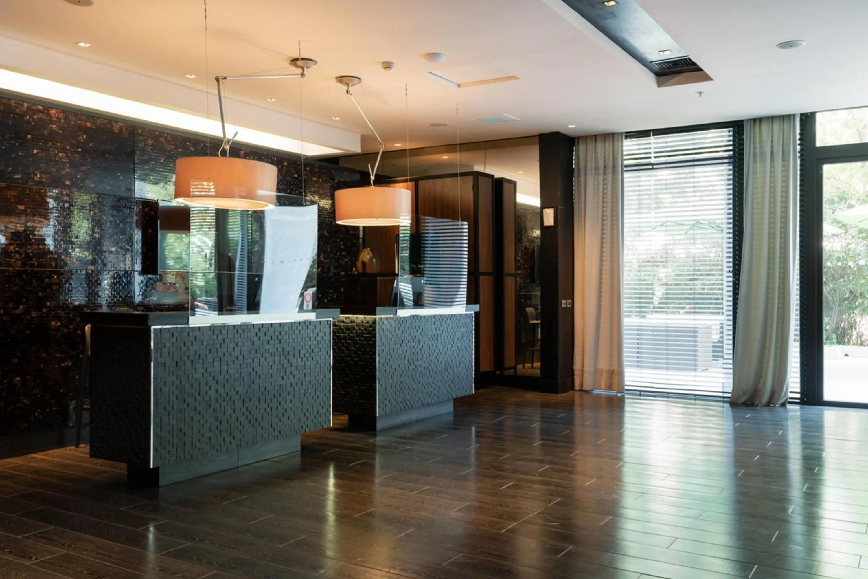 Lobby or reception in Wyndham Santiago Pettra