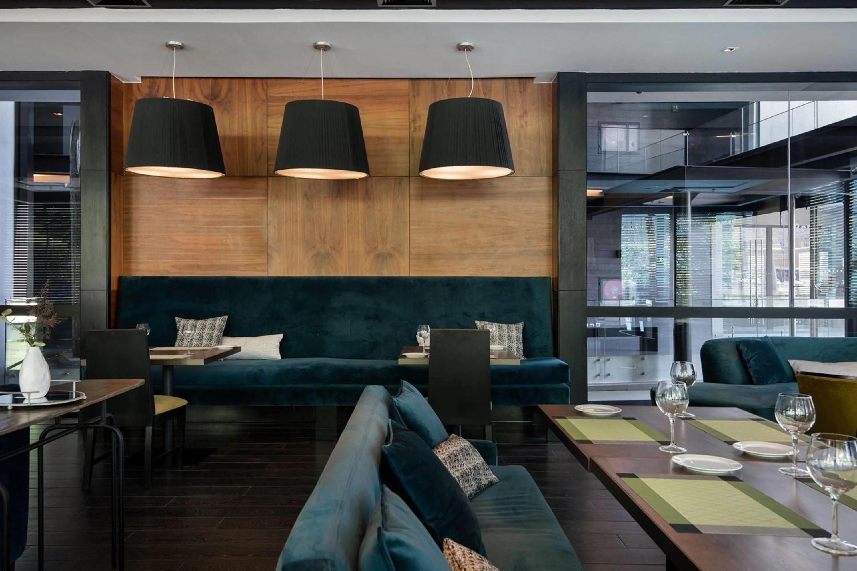 Restaurant/places to eat in Wyndham Santiago Pettra