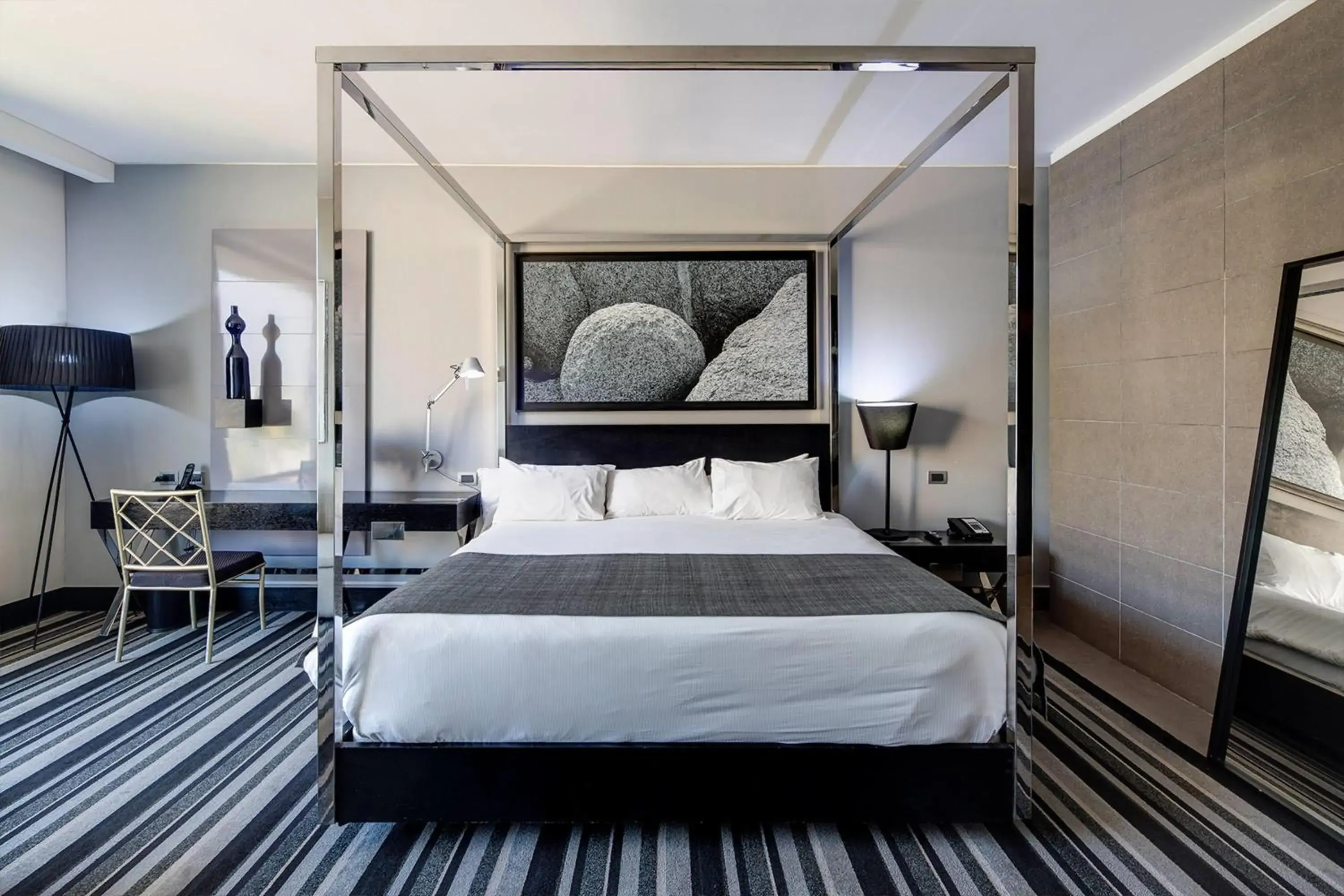 Junior King Suite with Jetted Tub - Non-Smoking in Wyndham Santiago Pettra Junior King Suite with Jetted Tub - Non-Smoking in Wyndham Santiago Pettra