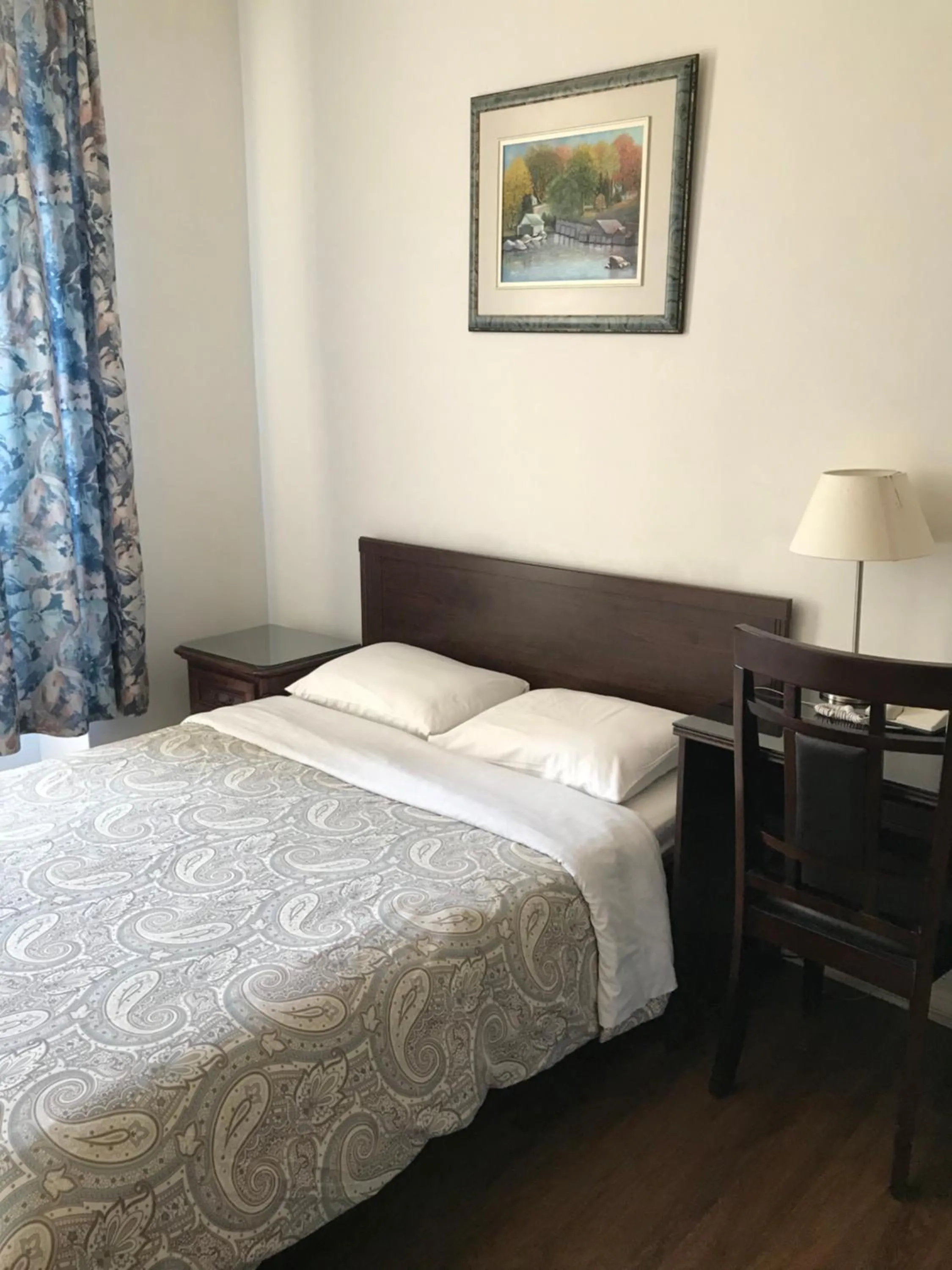 Bed in Hotel Bon Accueil