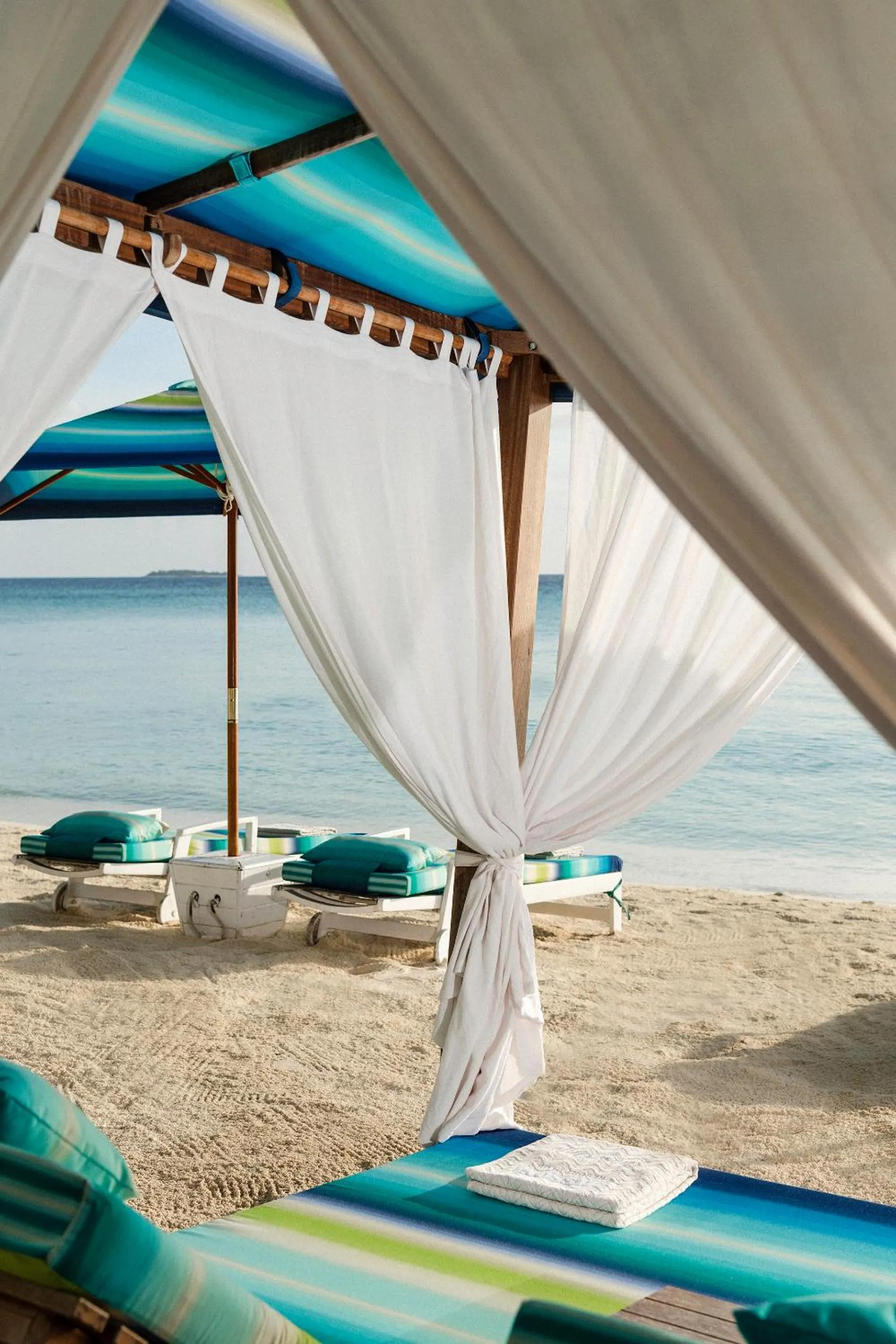 Beach in One&Only Reethi Rah