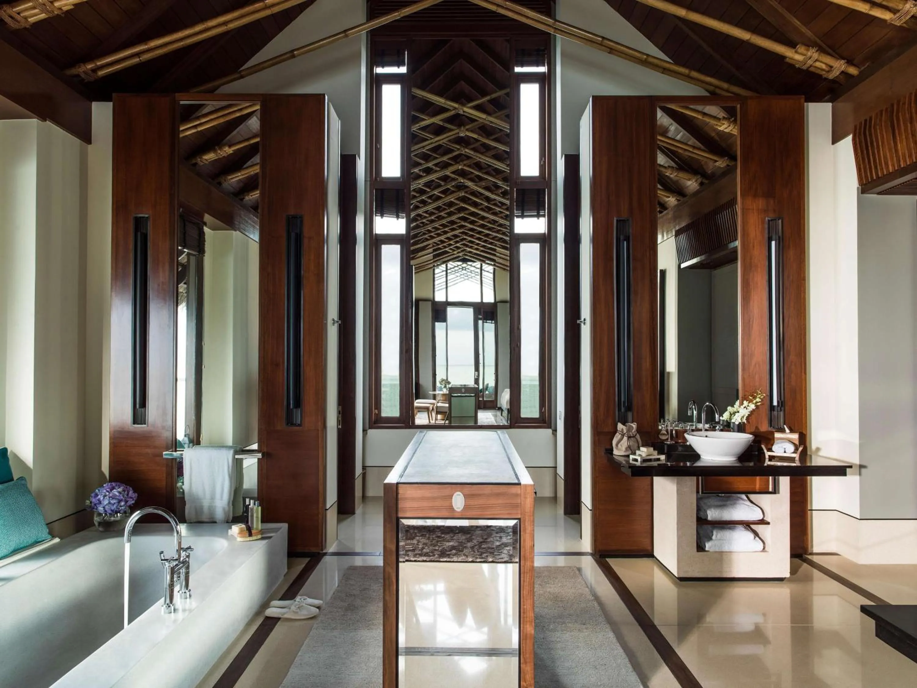 Bathroom in One&Only Reethi Rah