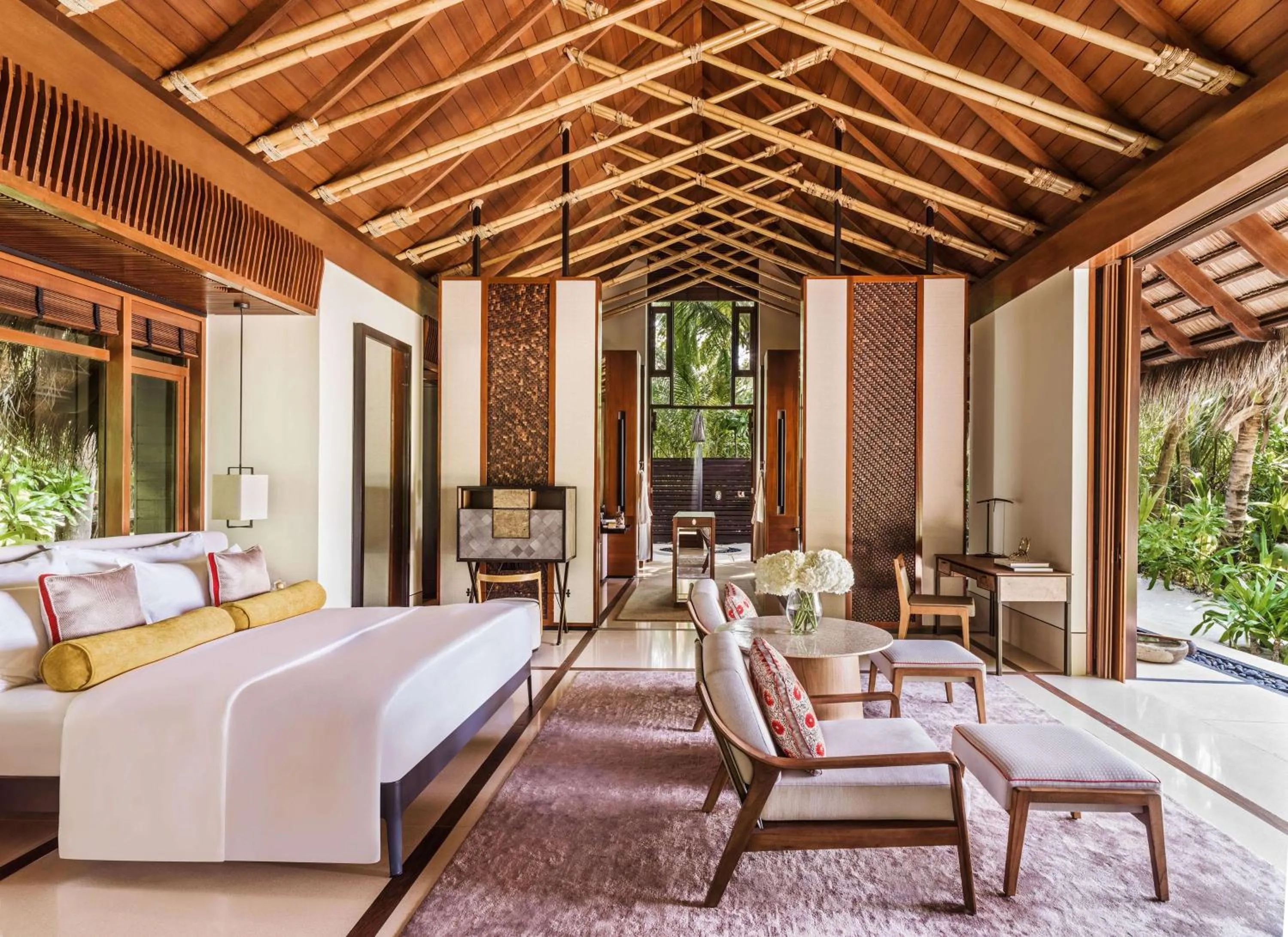 Bedroom in One&Only Reethi Rah