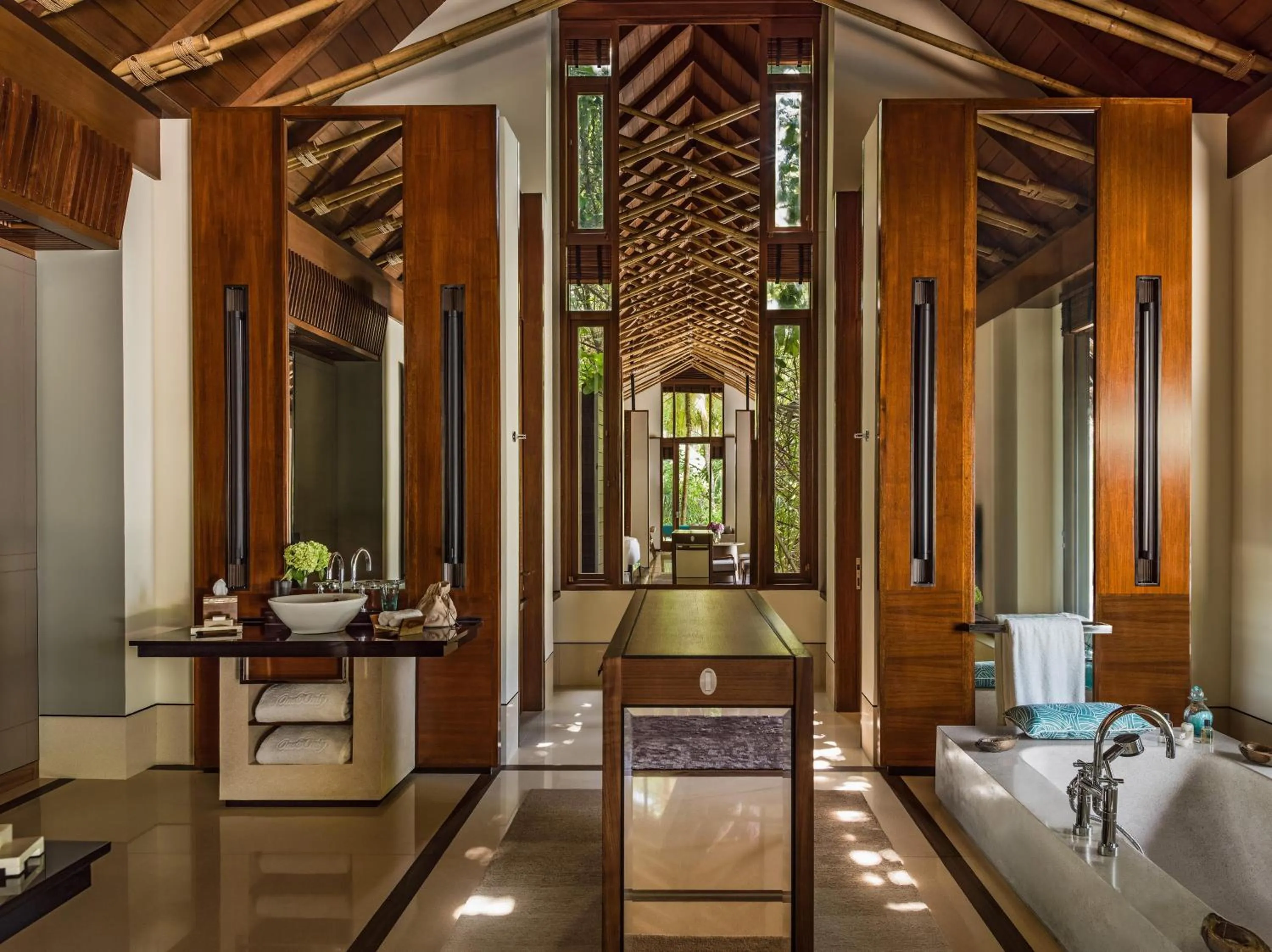 Bathroom in One&Only Reethi Rah