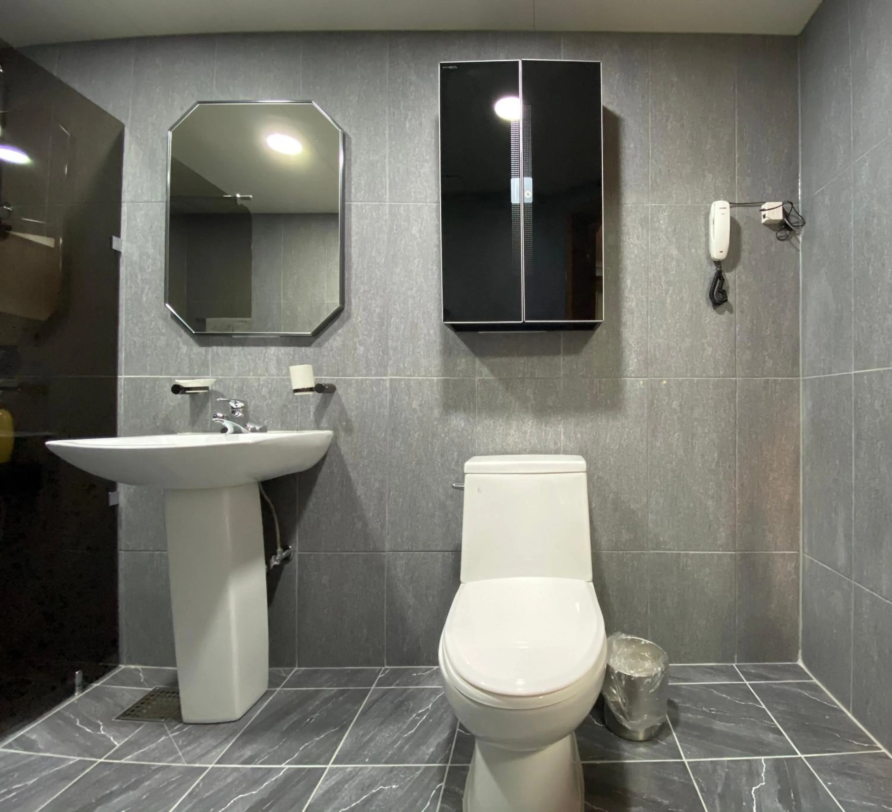 Shower in Benikea Daelim Hotel