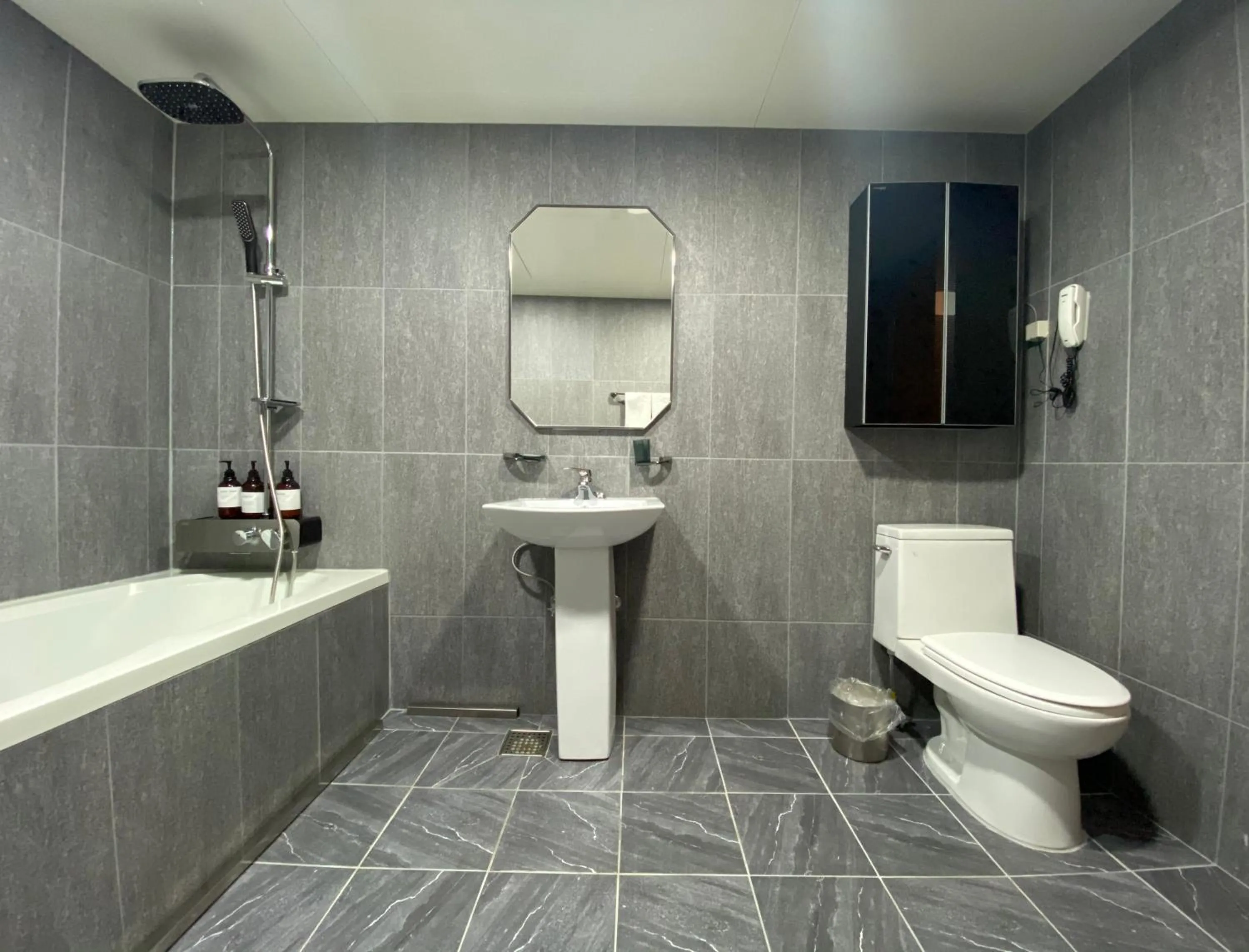 Bathroom in Benikea Daelim Hotel