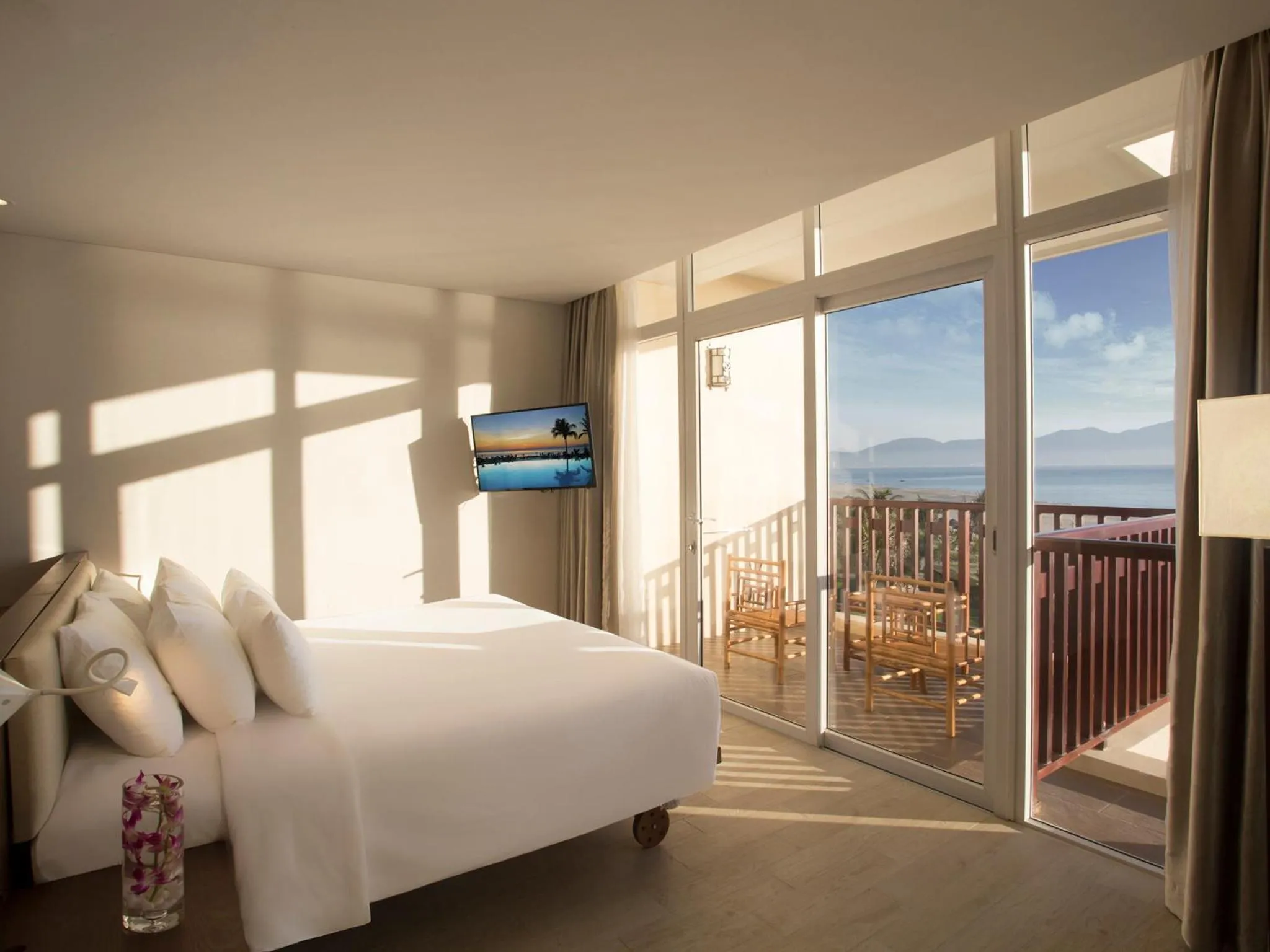 Bedroom, Bed in Sandy Beach Non Nuoc Resort