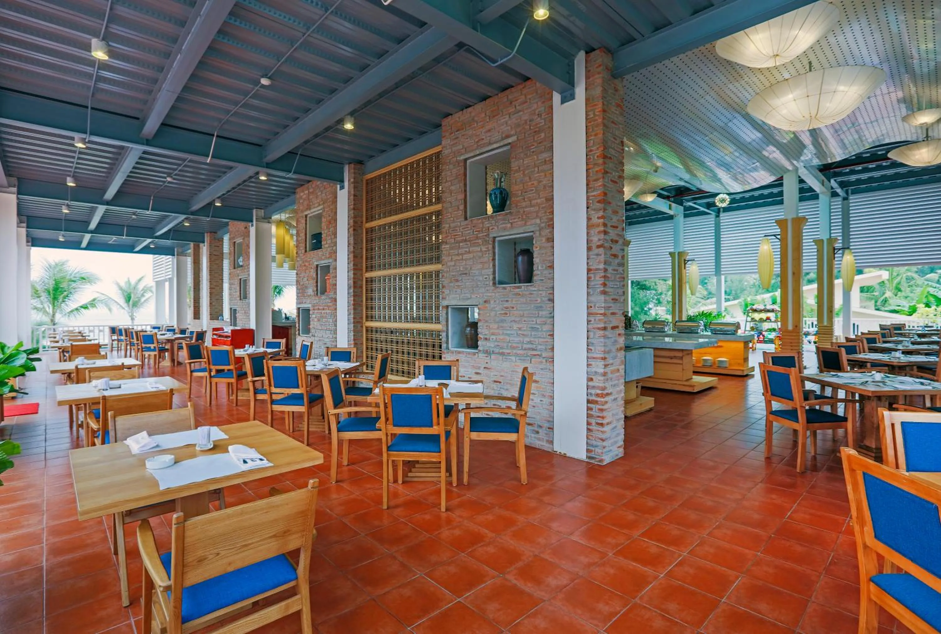 Restaurant/places to eat in Sandy Beach Non Nuoc Resort